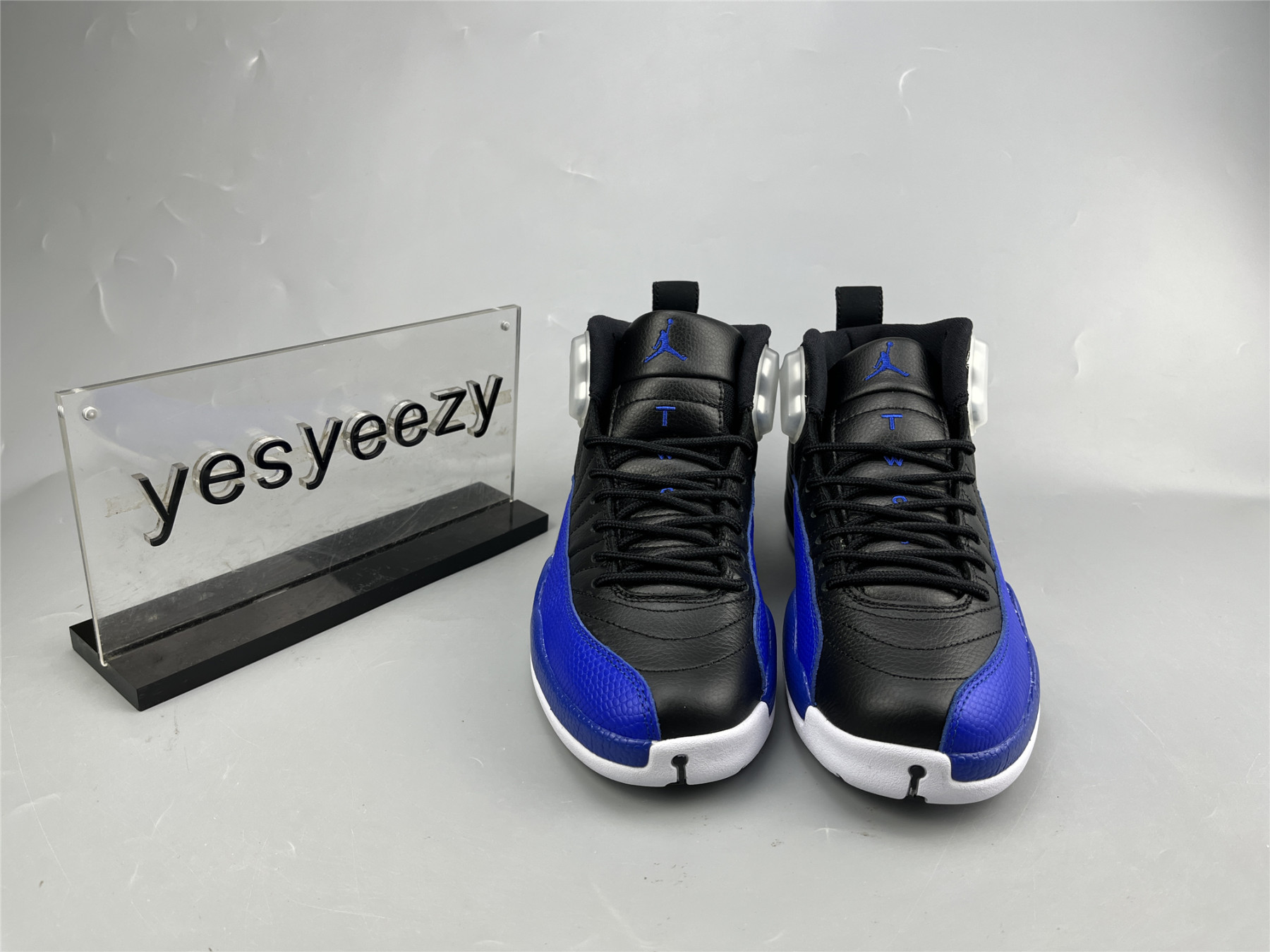 UA AIR JORDAN 12 “HYPER ROYALâ€