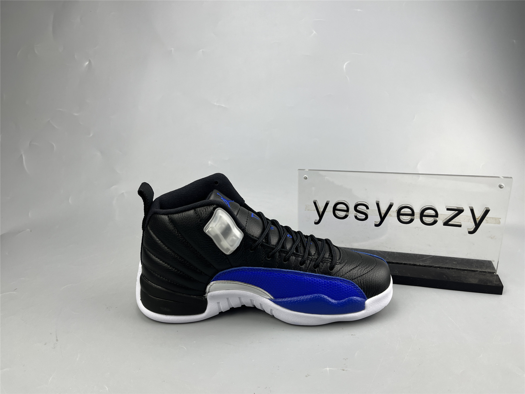 UA AIR JORDAN 12 “HYPER ROYALâ€