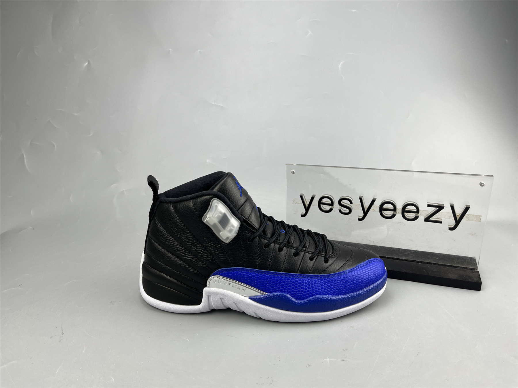 UA AIR JORDAN 12 “HYPER ROYALâ€