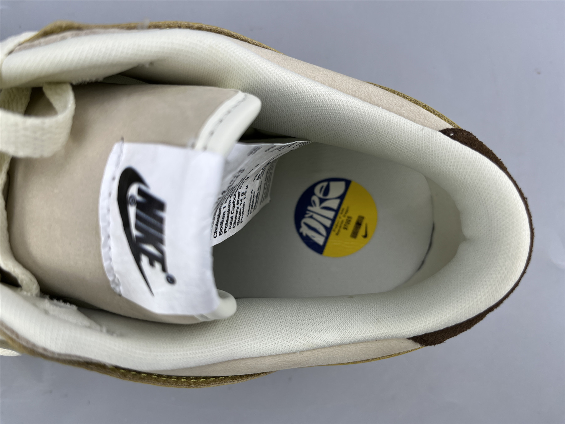 UA NIKE WMNS DUNK LOW LX