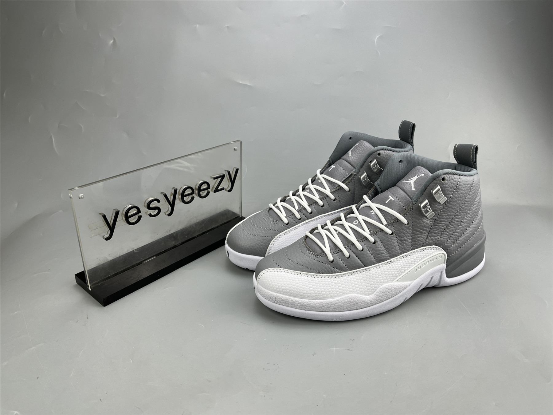 UA AIR JORDAN 12 RETRO