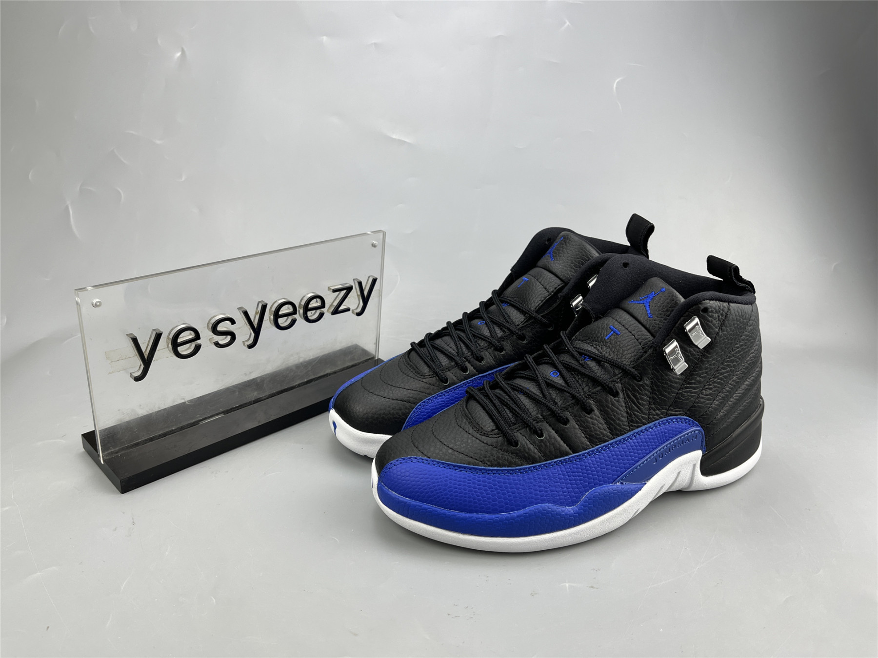 UA WMNS AIR JORDAN 12 RETRO
