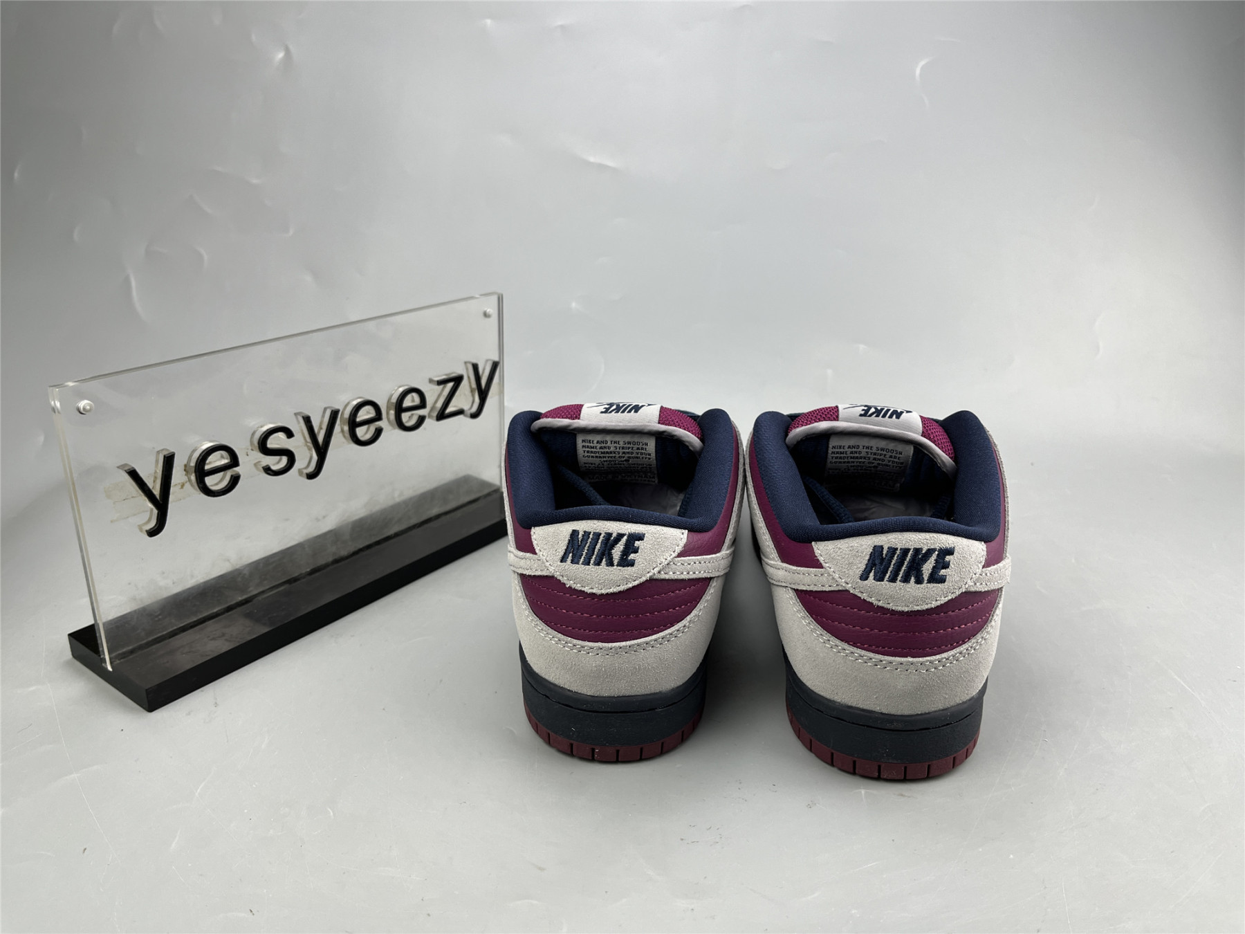 UA NIKE DUNK LOW SB
