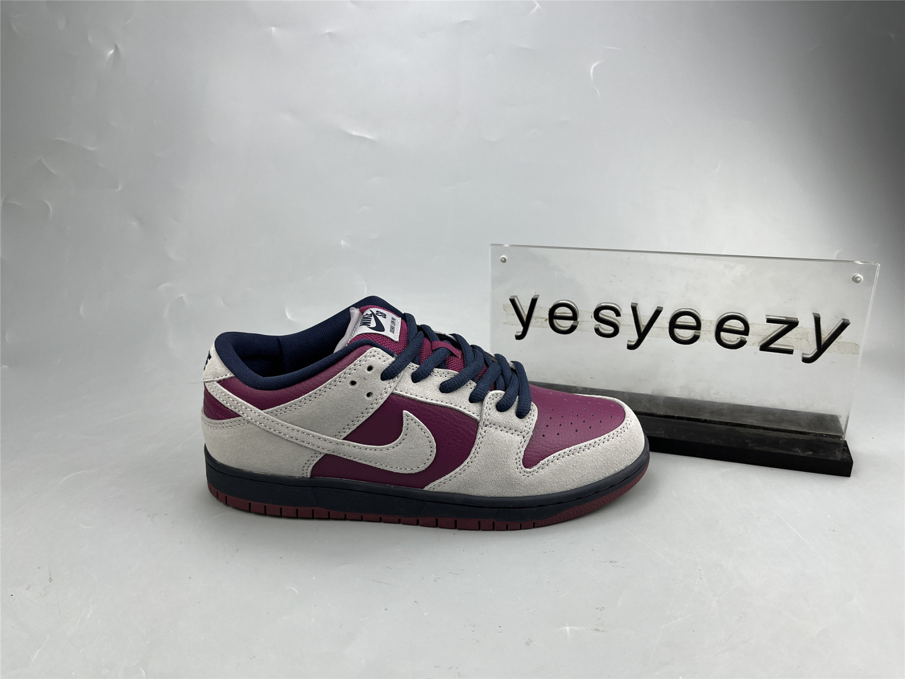 UA NIKE DUNK LOW SB