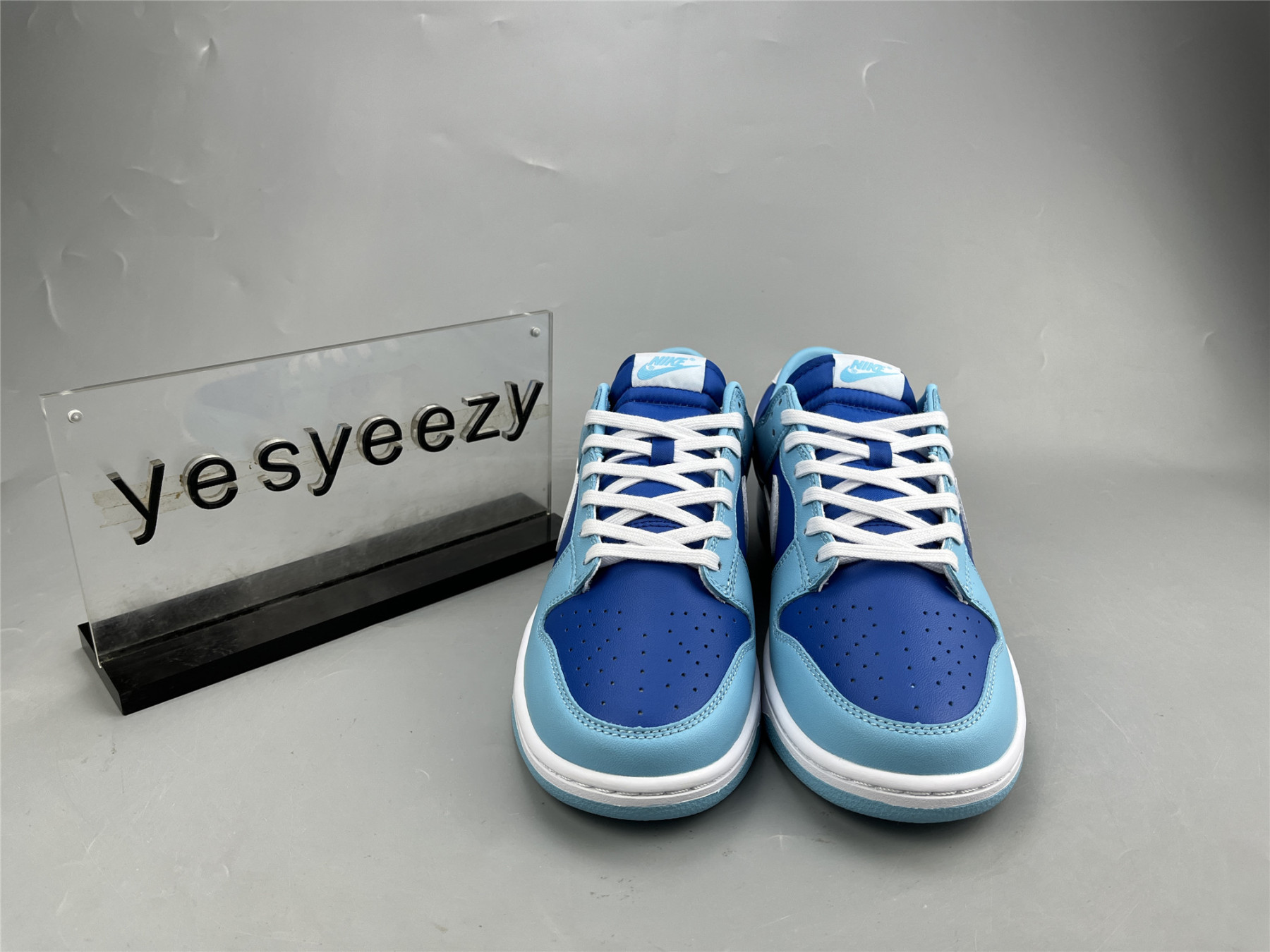 UA NIKE DUNK LOW RETRO QS