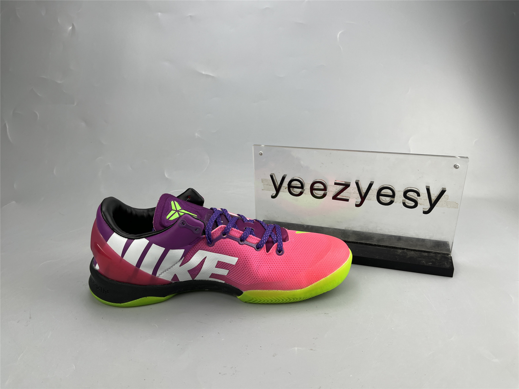 UA NIKE KOBE 8 SYSTEM