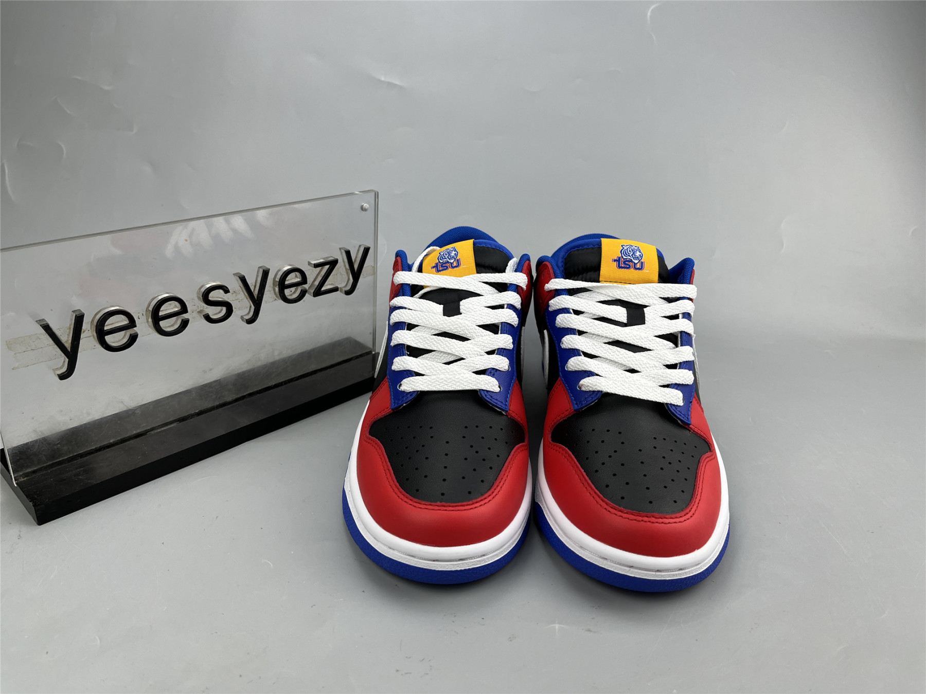 UA NIKE TENNESSEE STATE UNIVERSITY X DUNK LOW