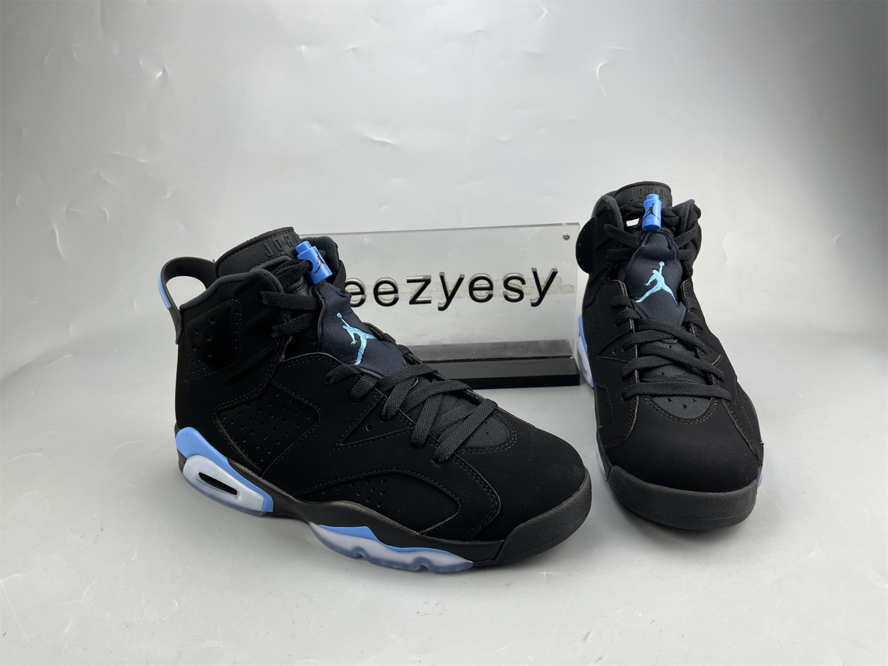 UA AIR JORDAN 6 RETRO