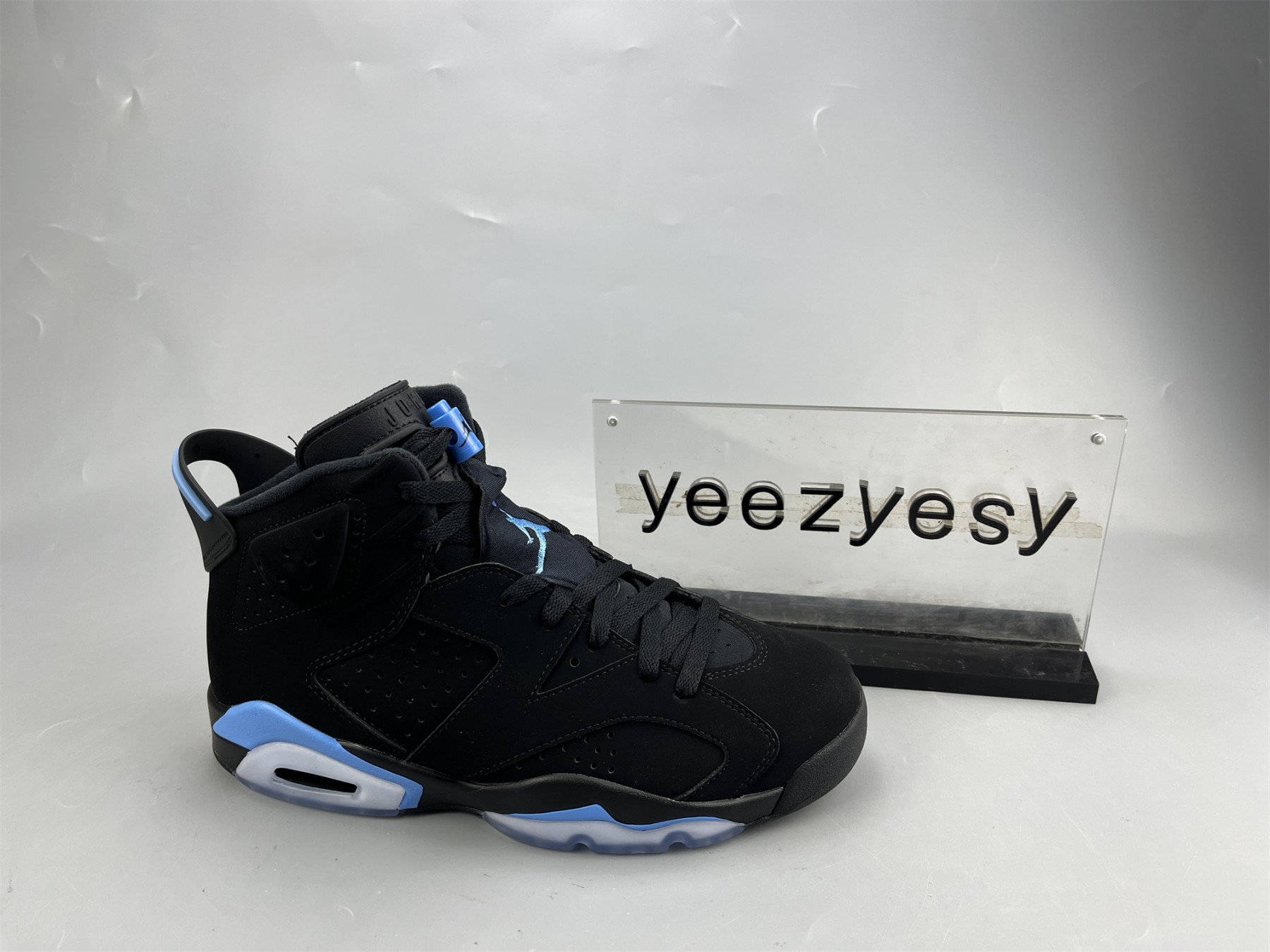 UA AIR JORDAN 6 RETRO
