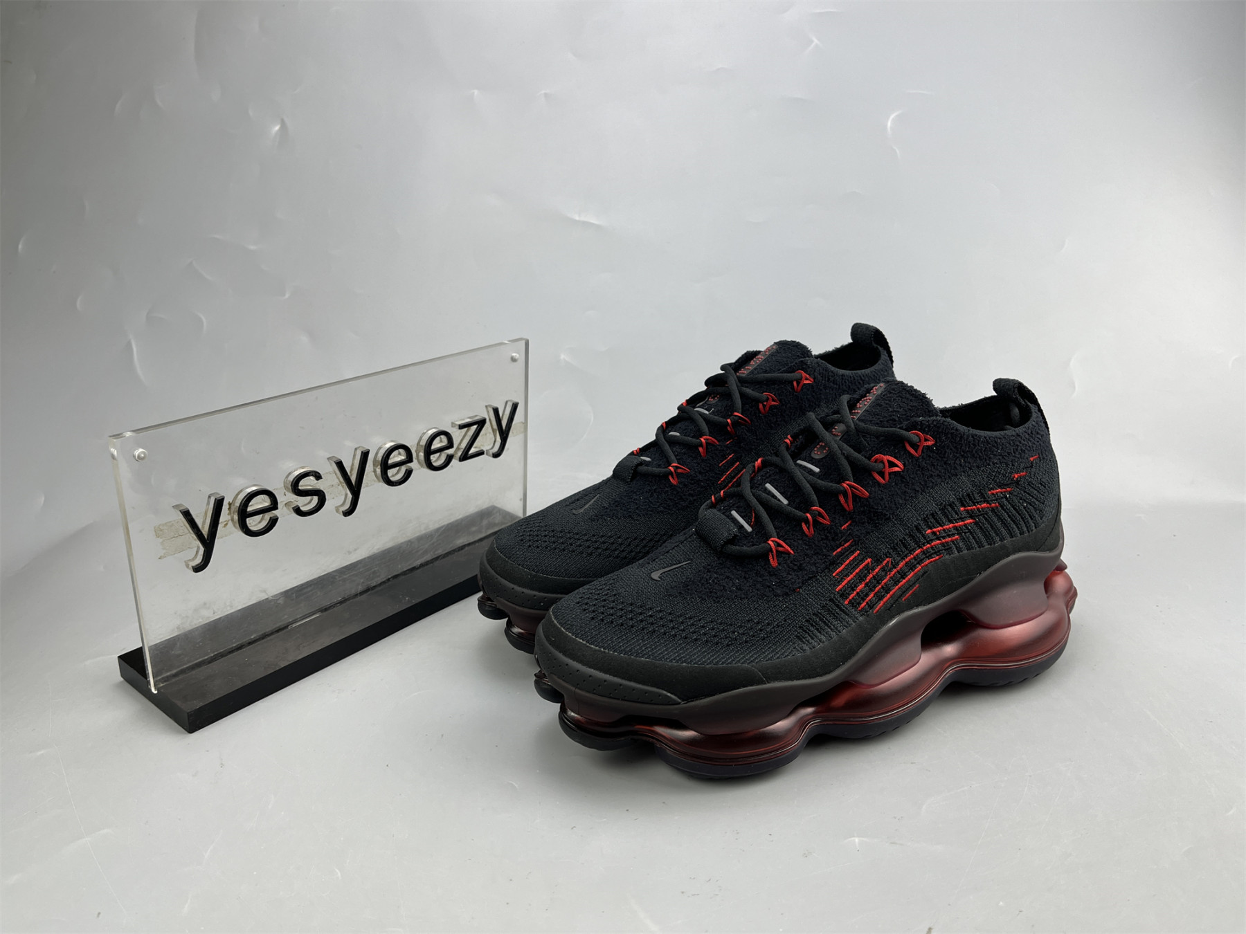 UA NIKE AIR MAX SCORPION FLYKNIT