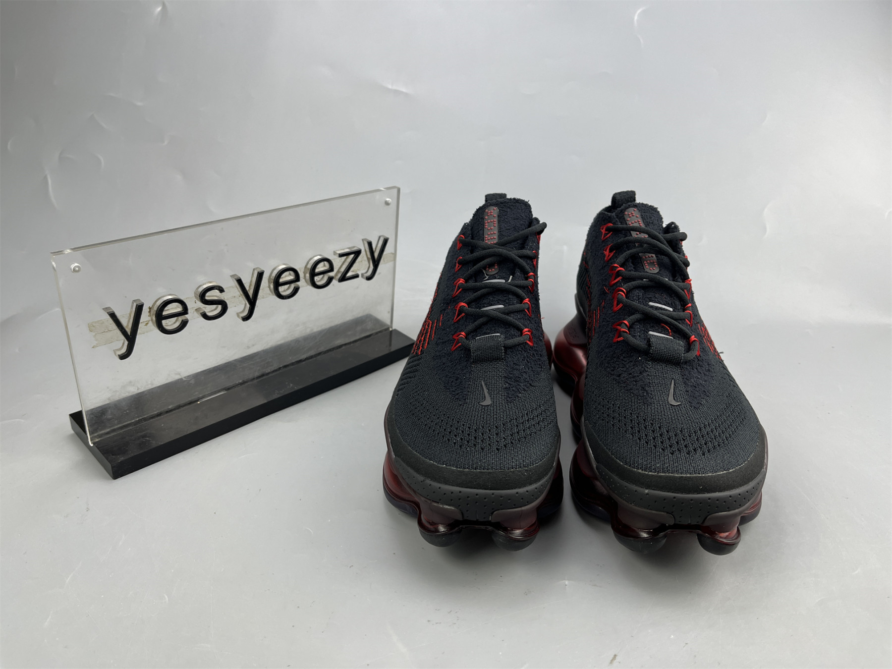 UA NIKE AIR MAX SCORPION FLYKNIT