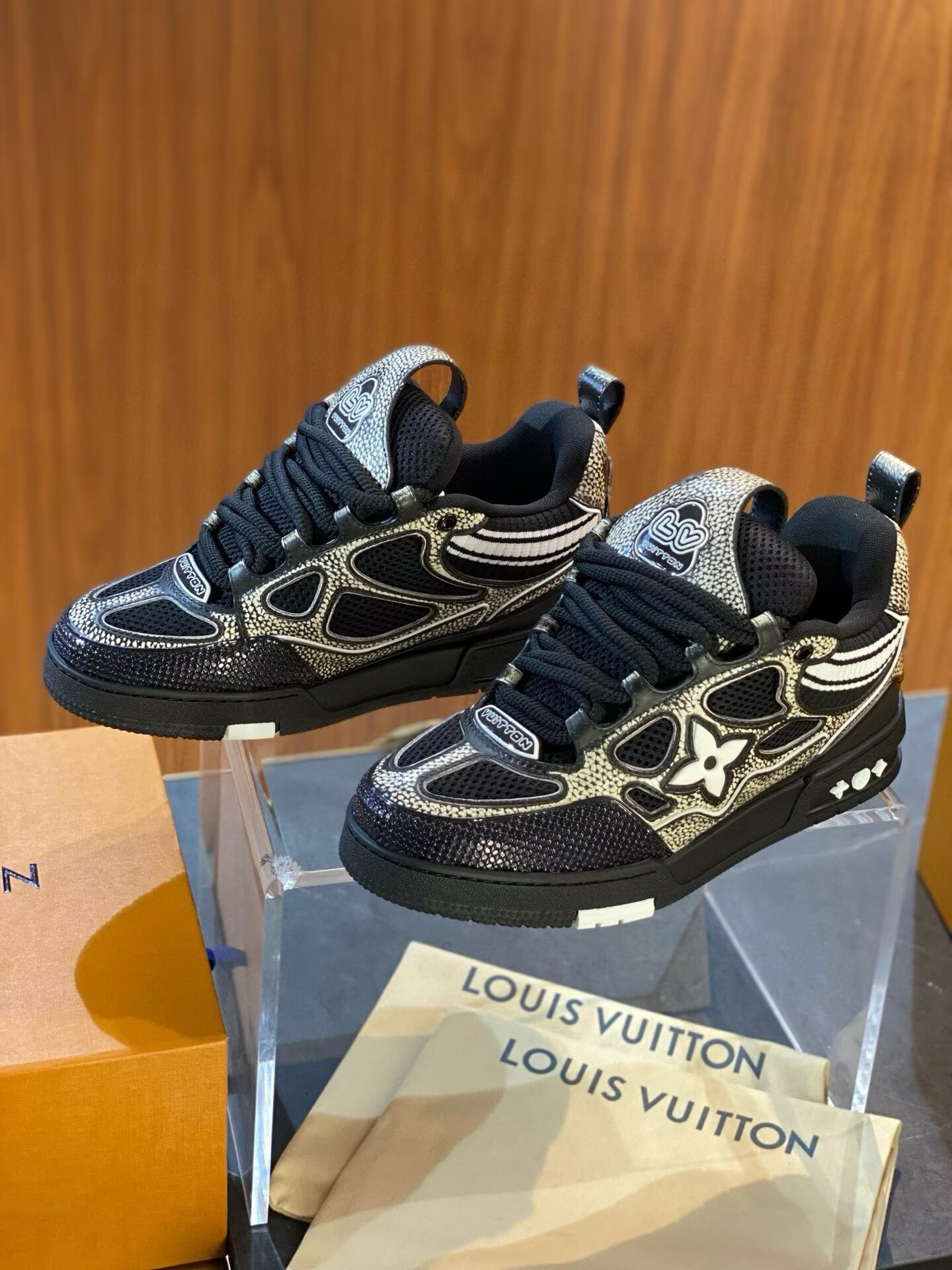 UA LV Skate Sneaker