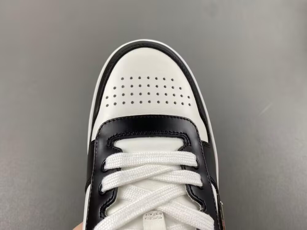 UA Pra*a Downtown Low Top Sneakers
