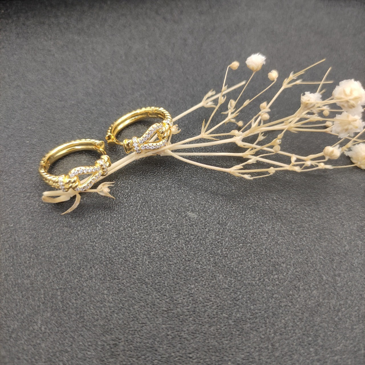 dau1d Yvrm*n earrings