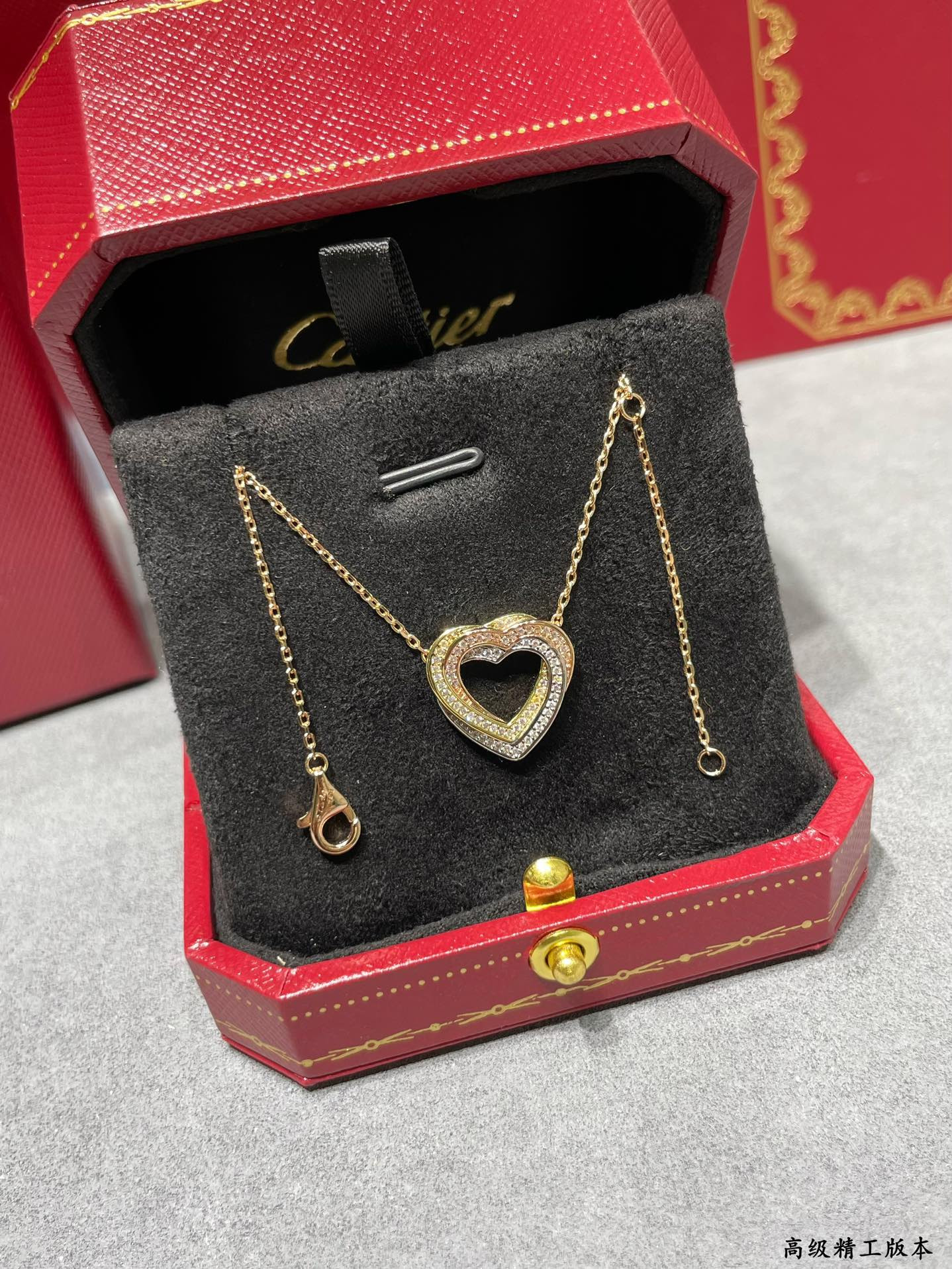 Ca*t1er Tricolor heart Necklace