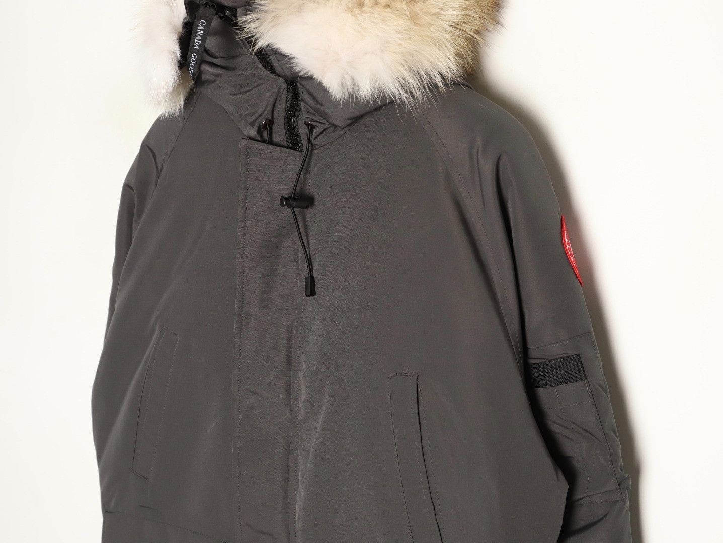 Can*a G00se Short Puffer jacket