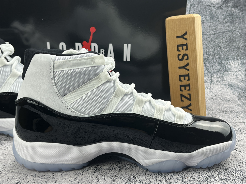 UA AIR JORDAN 11 RETRO