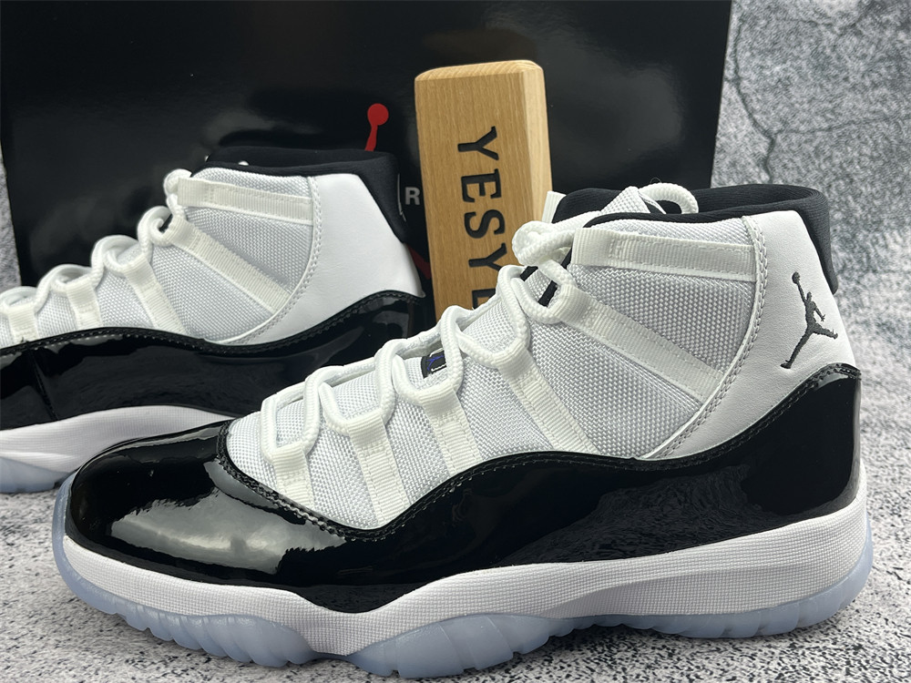 UA AIR JORDAN 11 RETRO