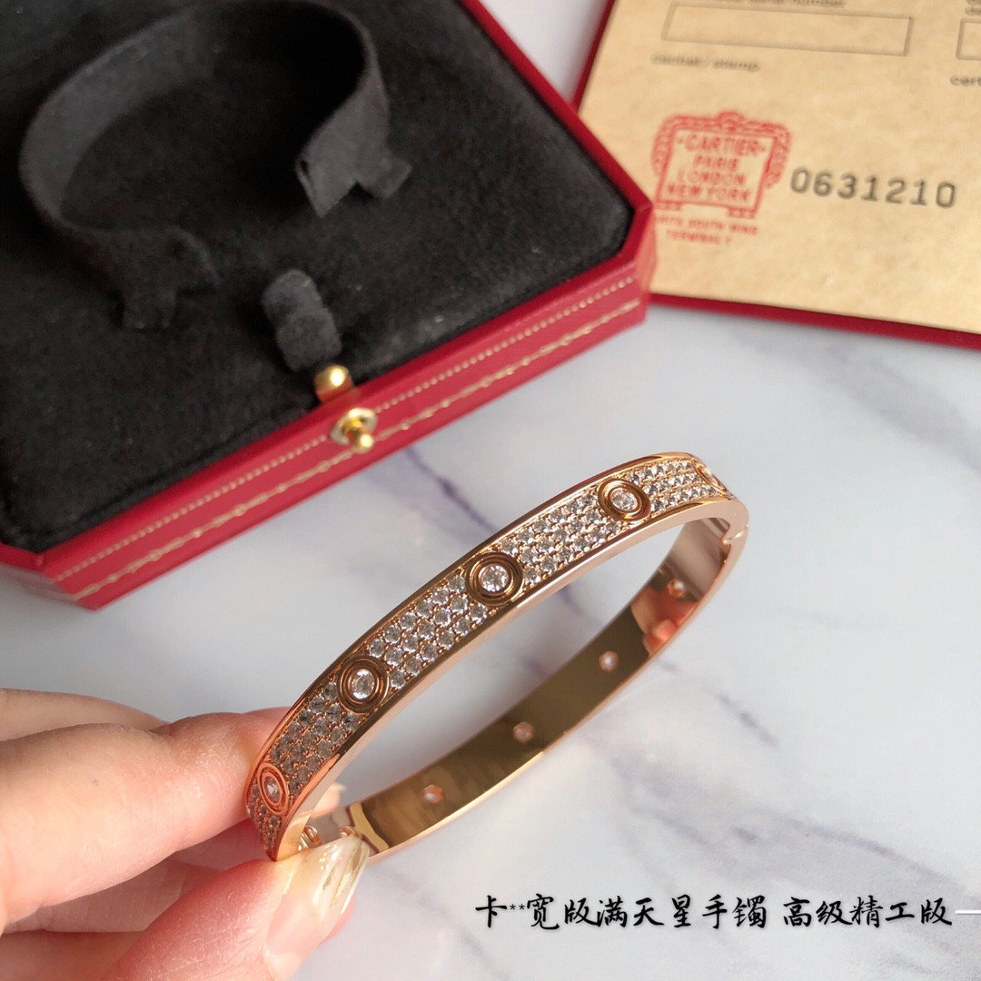 Ca*t1er Gypsophila wide Bracelet