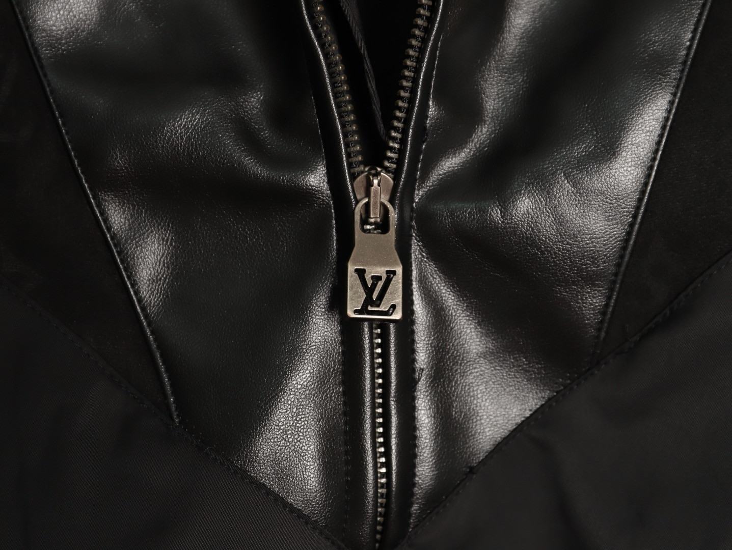 L0vis Vvtt0n 25ss Jacket