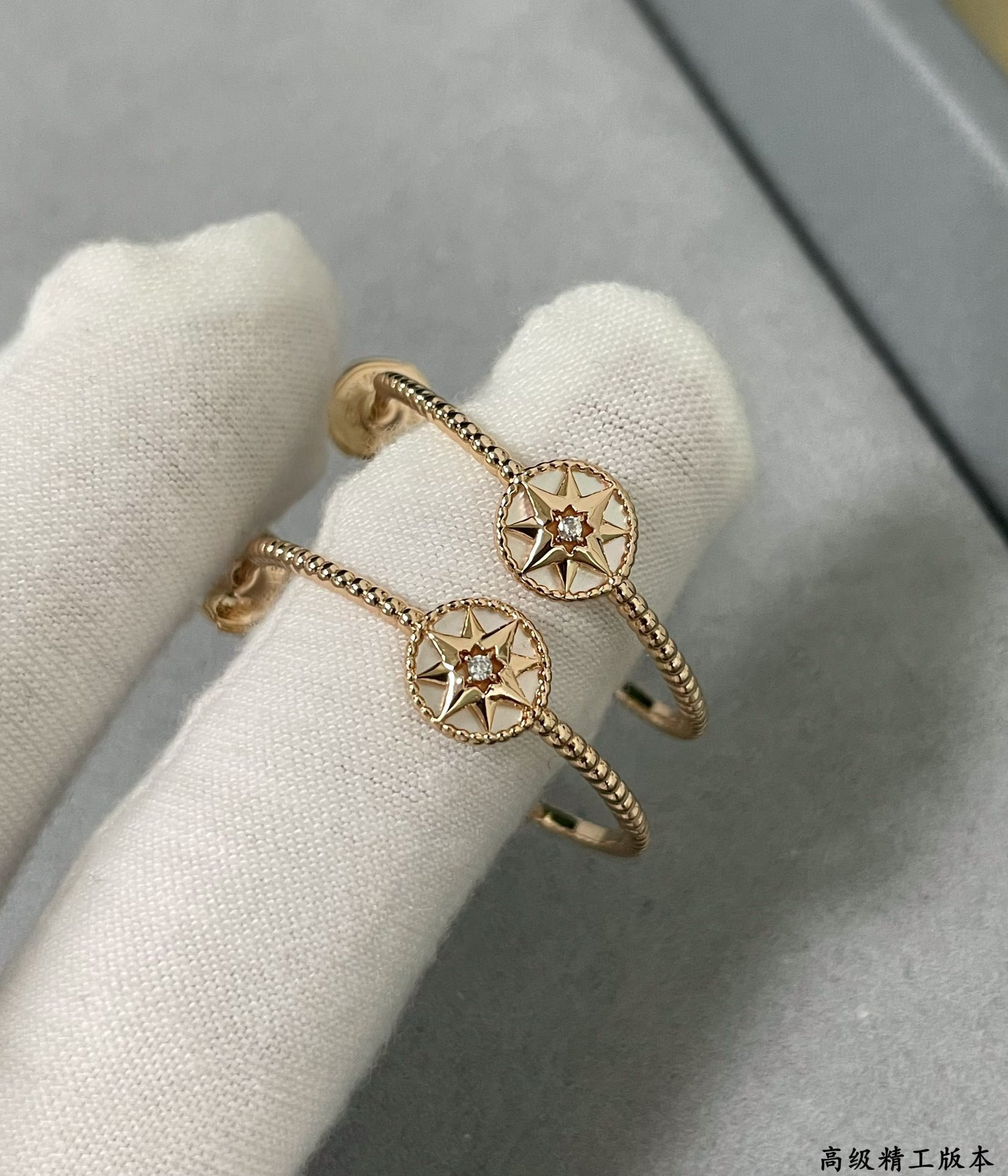 D10r Rose des Vents Earring