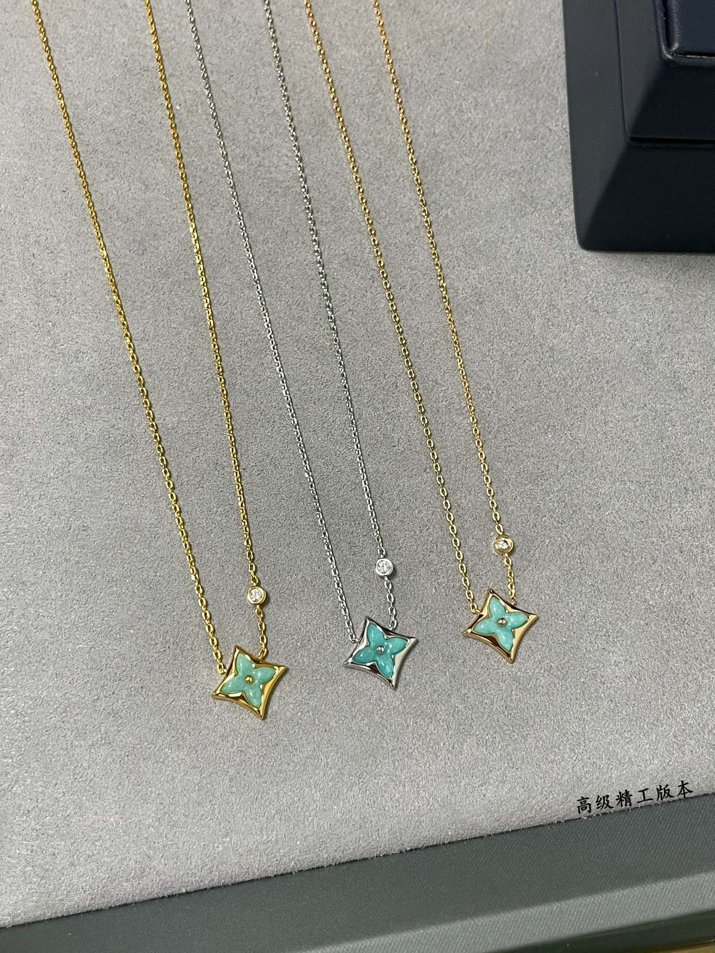 L0vis Vvtt0n Amazonite Square Necklace