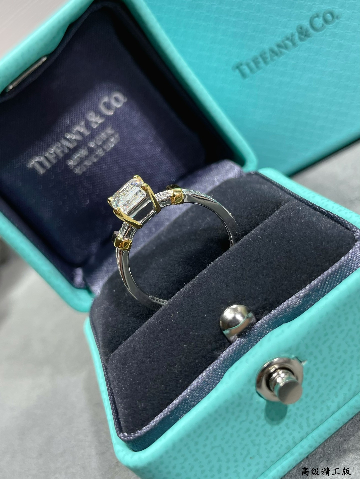 t*f*ny & co. mixed-metal white D1am0nd ring ag925