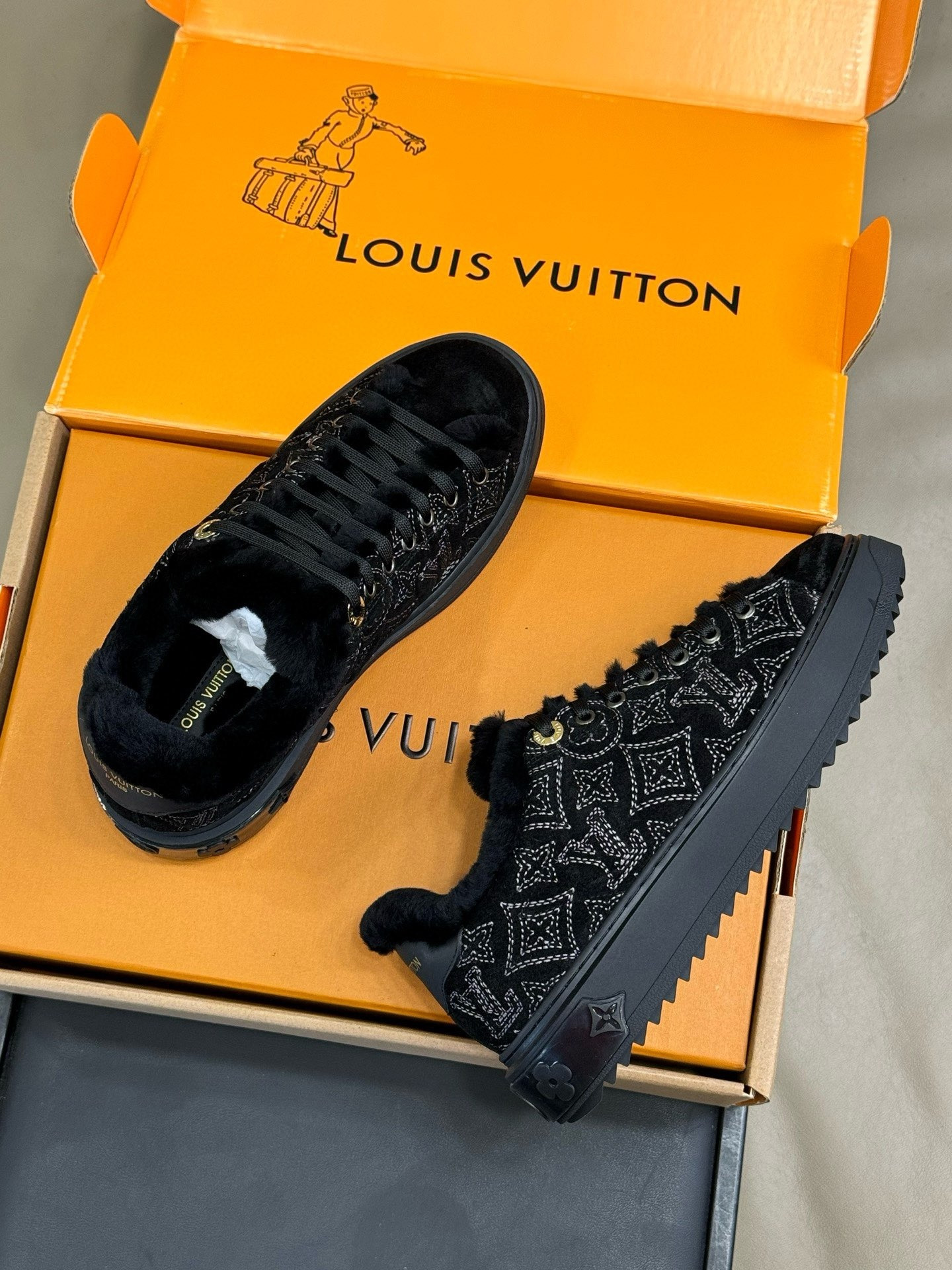 UA LV Time Out Sneaker