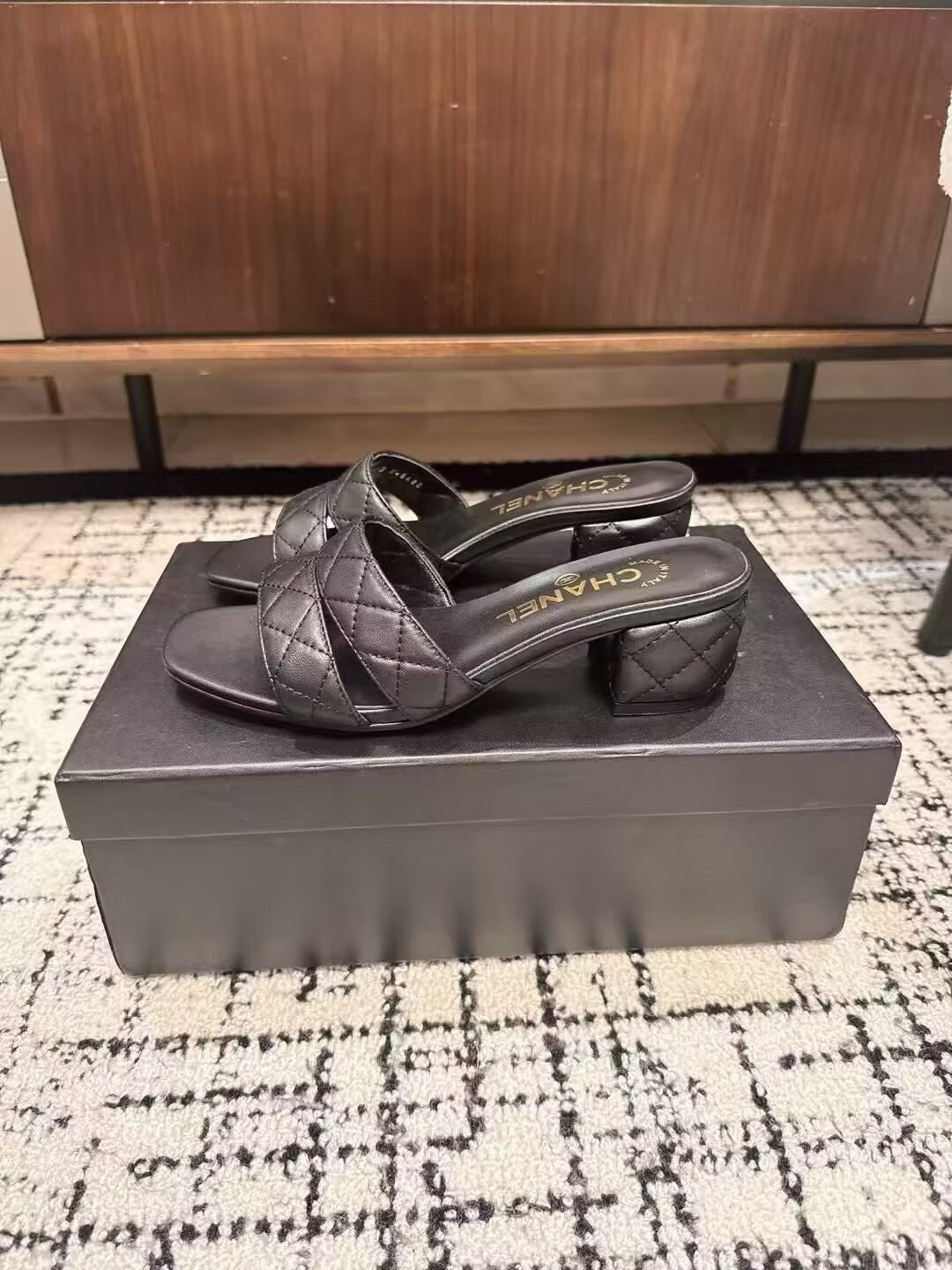 UA Ch**el mules