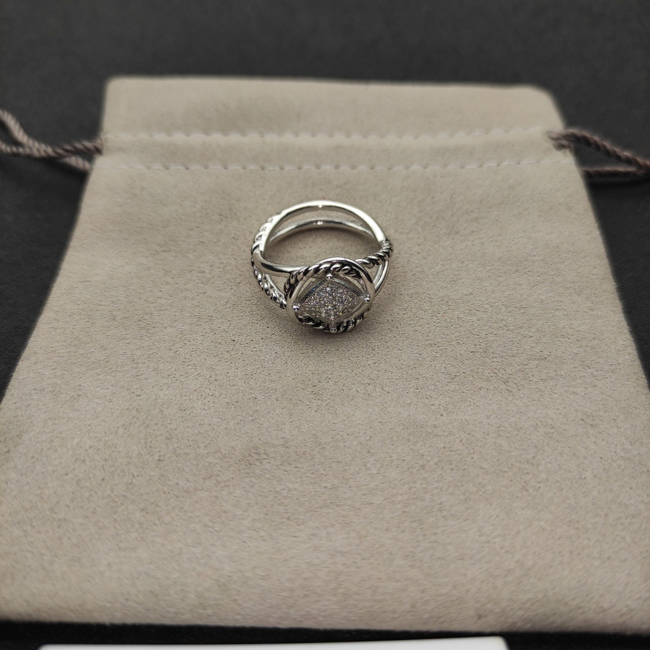 dau1d Yvrm*n ring