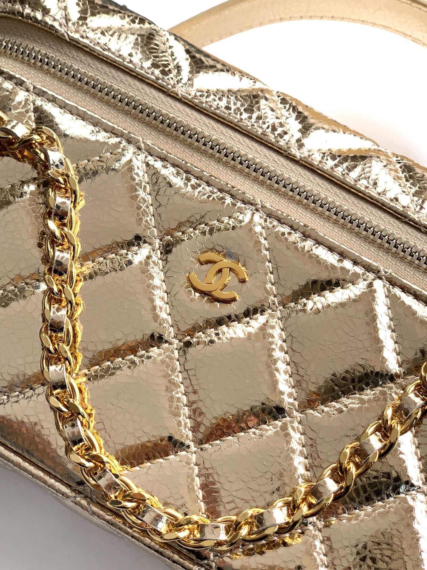 Ch**el Vanity with Chain 17x19x5cm