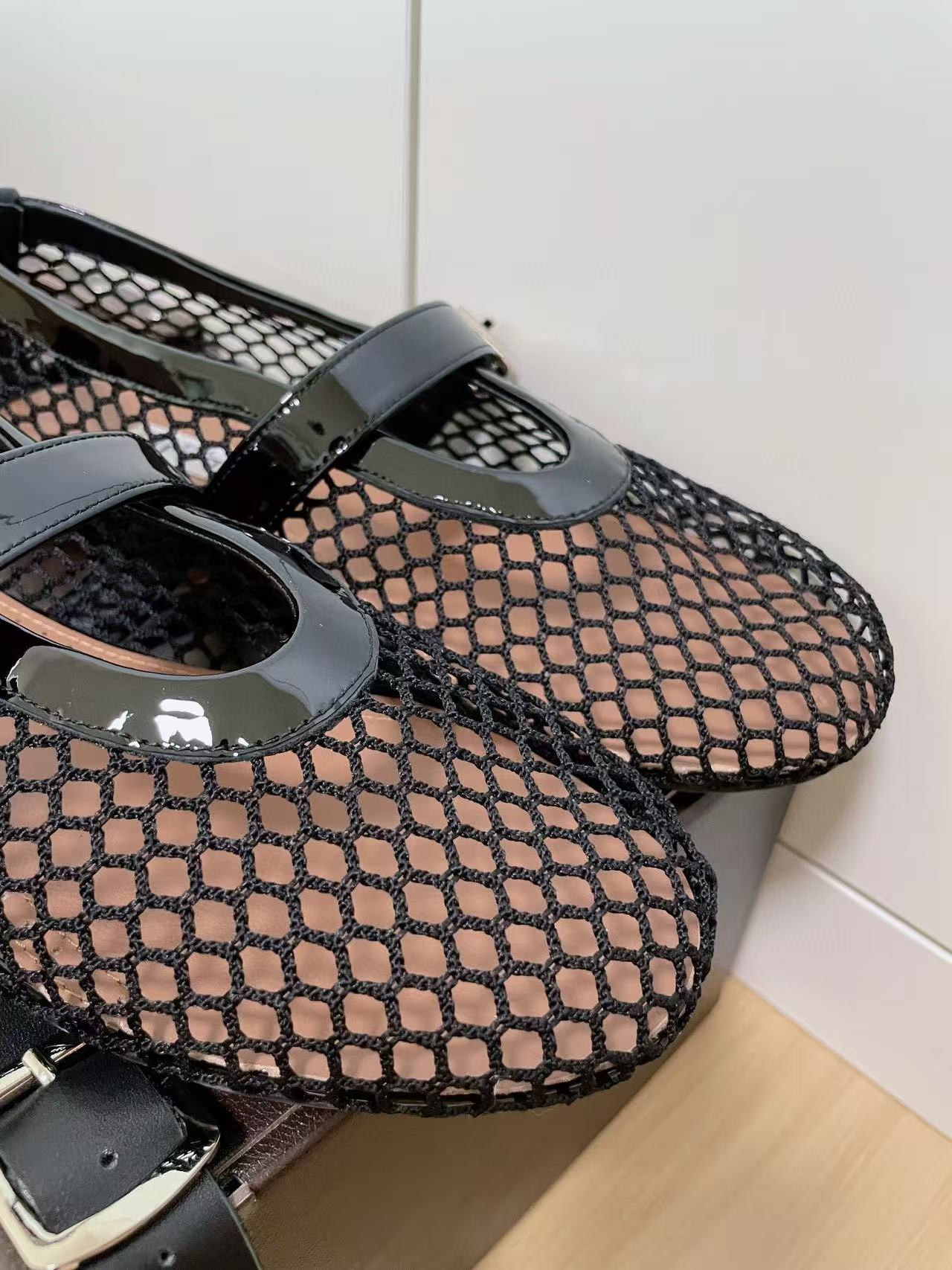 UA A1a1a BALLET FLATS IN FISHNET