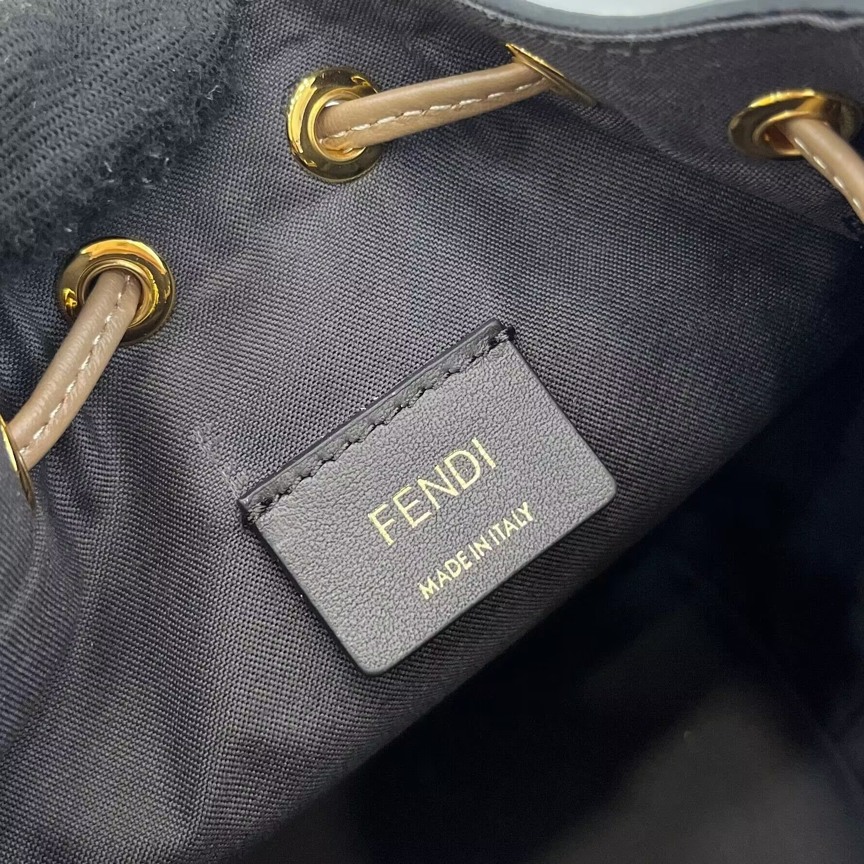f**di mon tresor mini ff De*1m fabric bucket bag 18x12x10cm