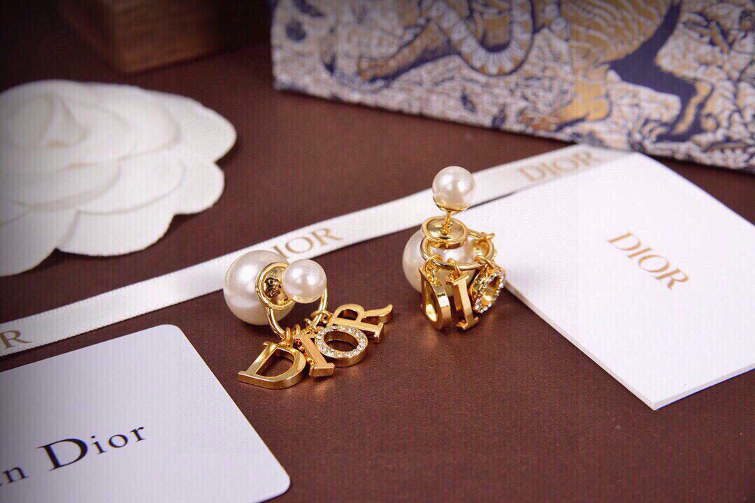 D10r Earrings