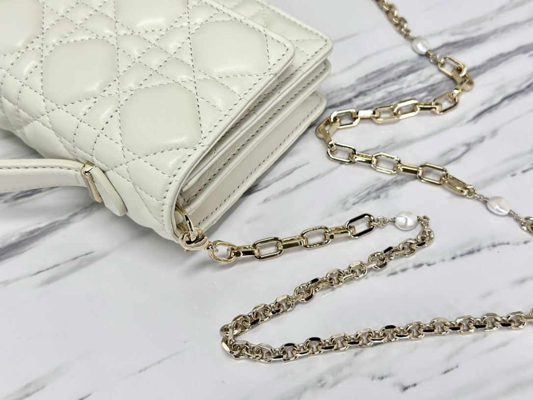 MISS D10r MINI BAG Latte Cannage Lambskin S0980ONMJ_M030 21 x 11.5 x 4.5 cm