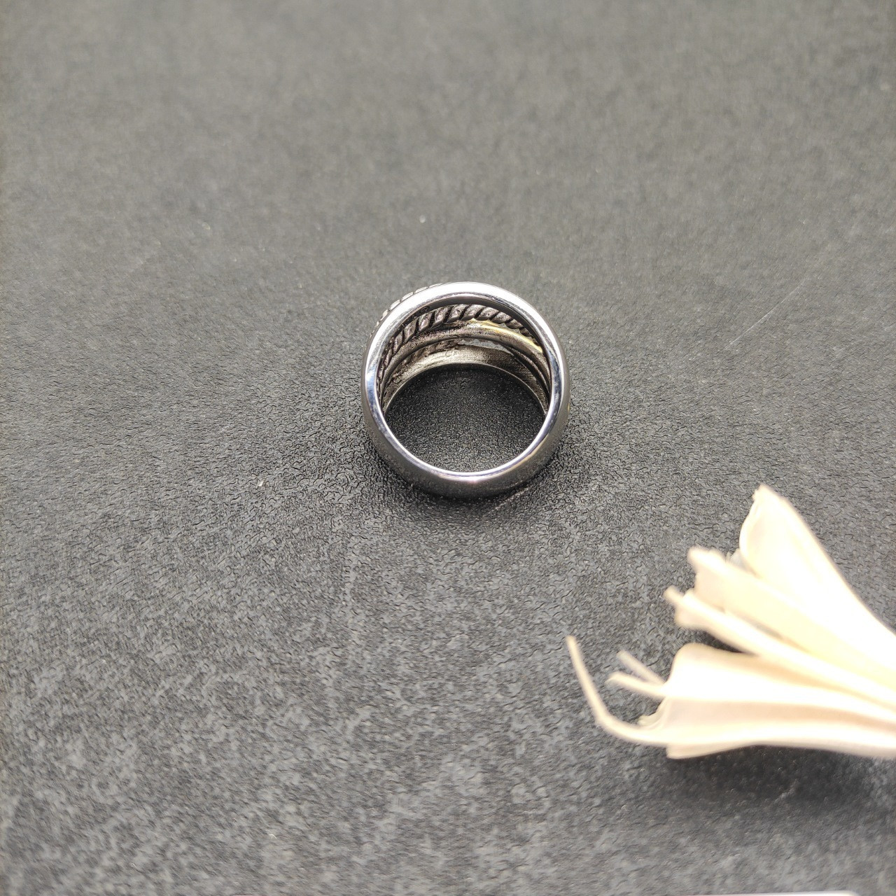 dau1d Yvrm*n ring