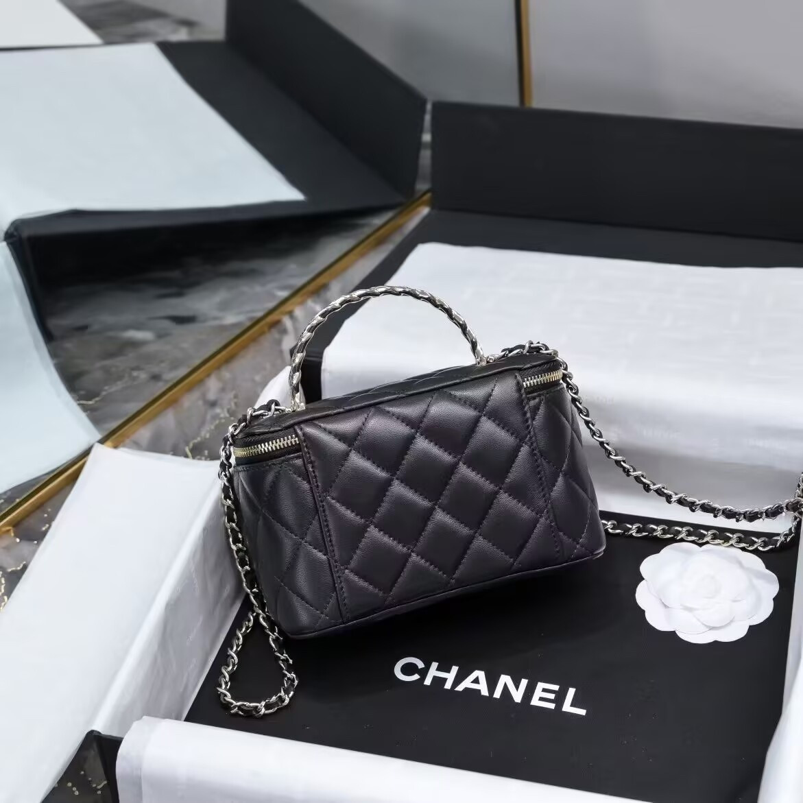 Ch**el Clutch With Chain 10x16x8cm