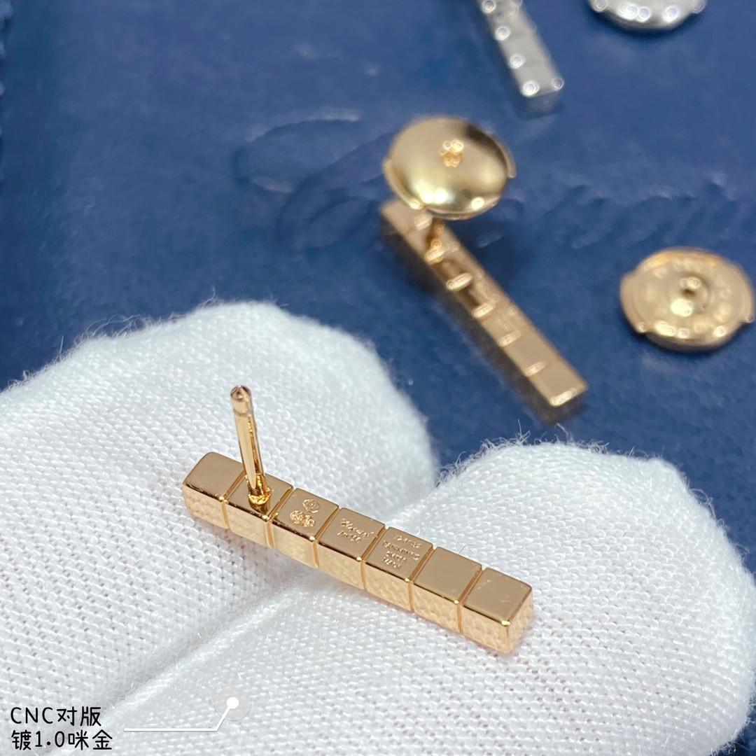 Chopard Long Bar Half D1am0nd Stud Earrings