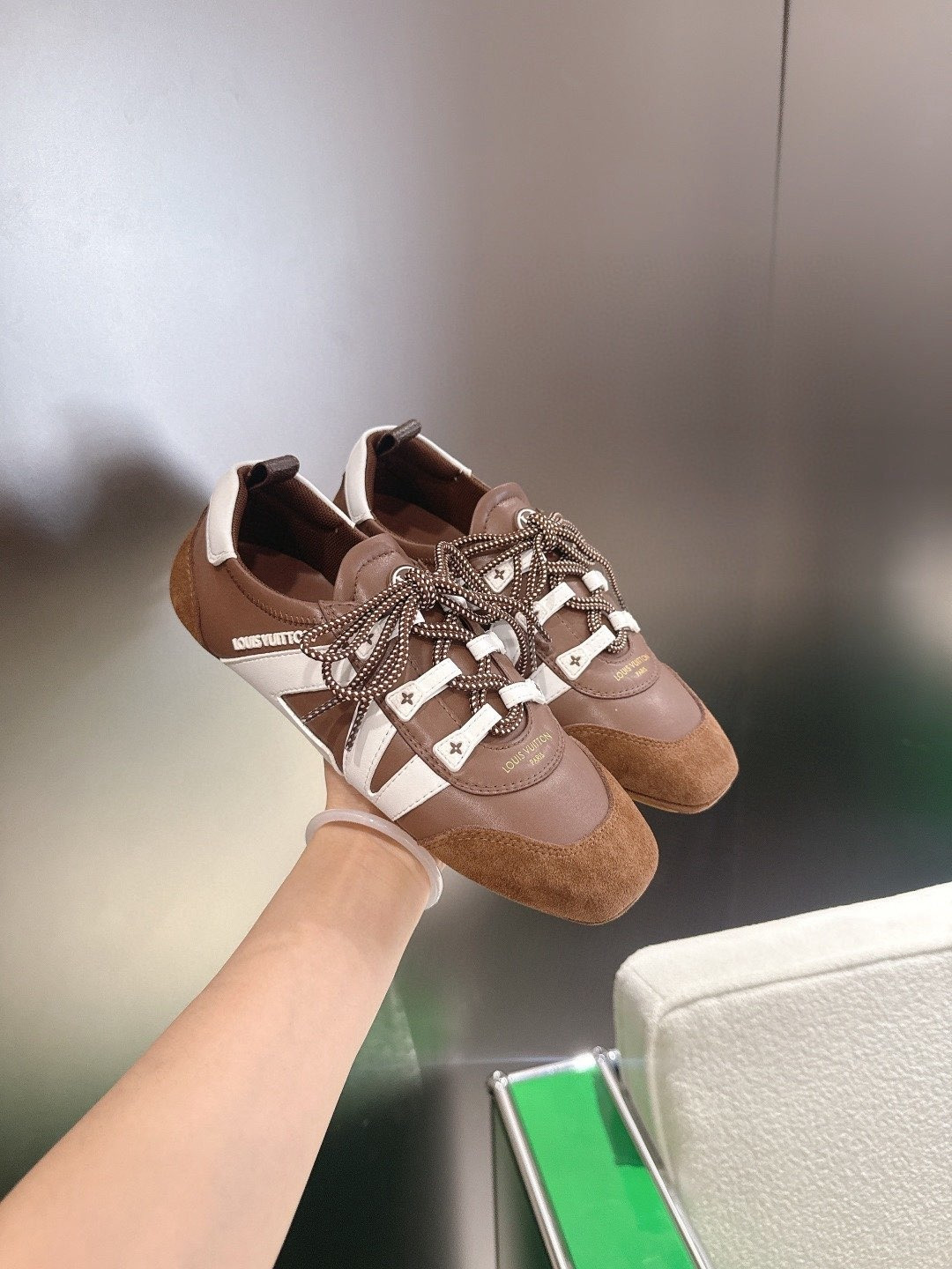 UA LV Sneaker