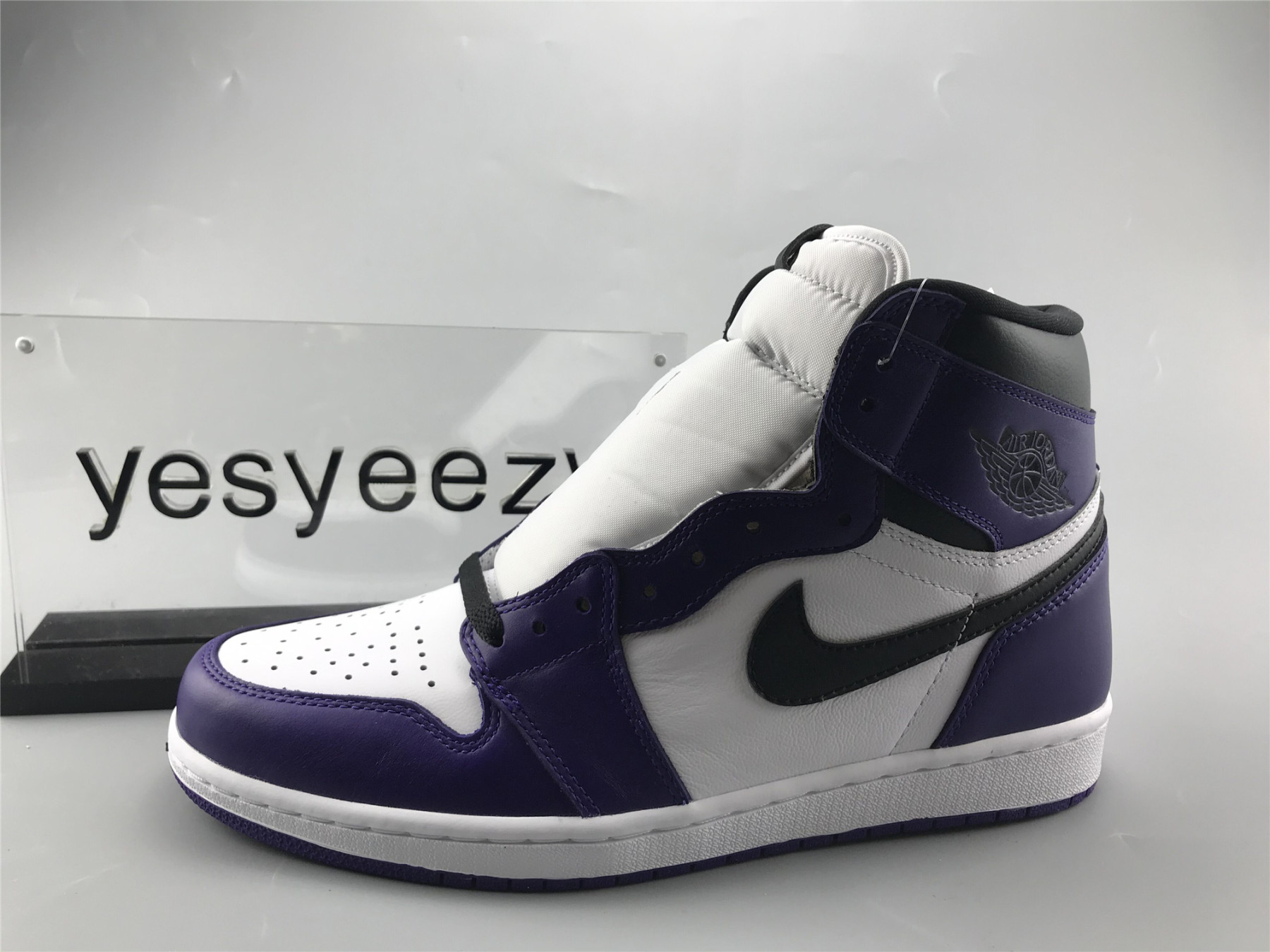 UA  AIR JORDAN 1 RETRO HIGH OG 
