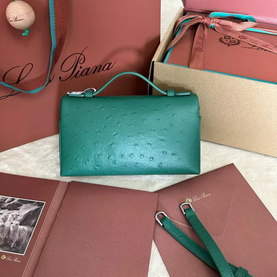 L0r0 P1ana Extra Pocket L19 Ostrich-grained Leather 11x19x6.5cm