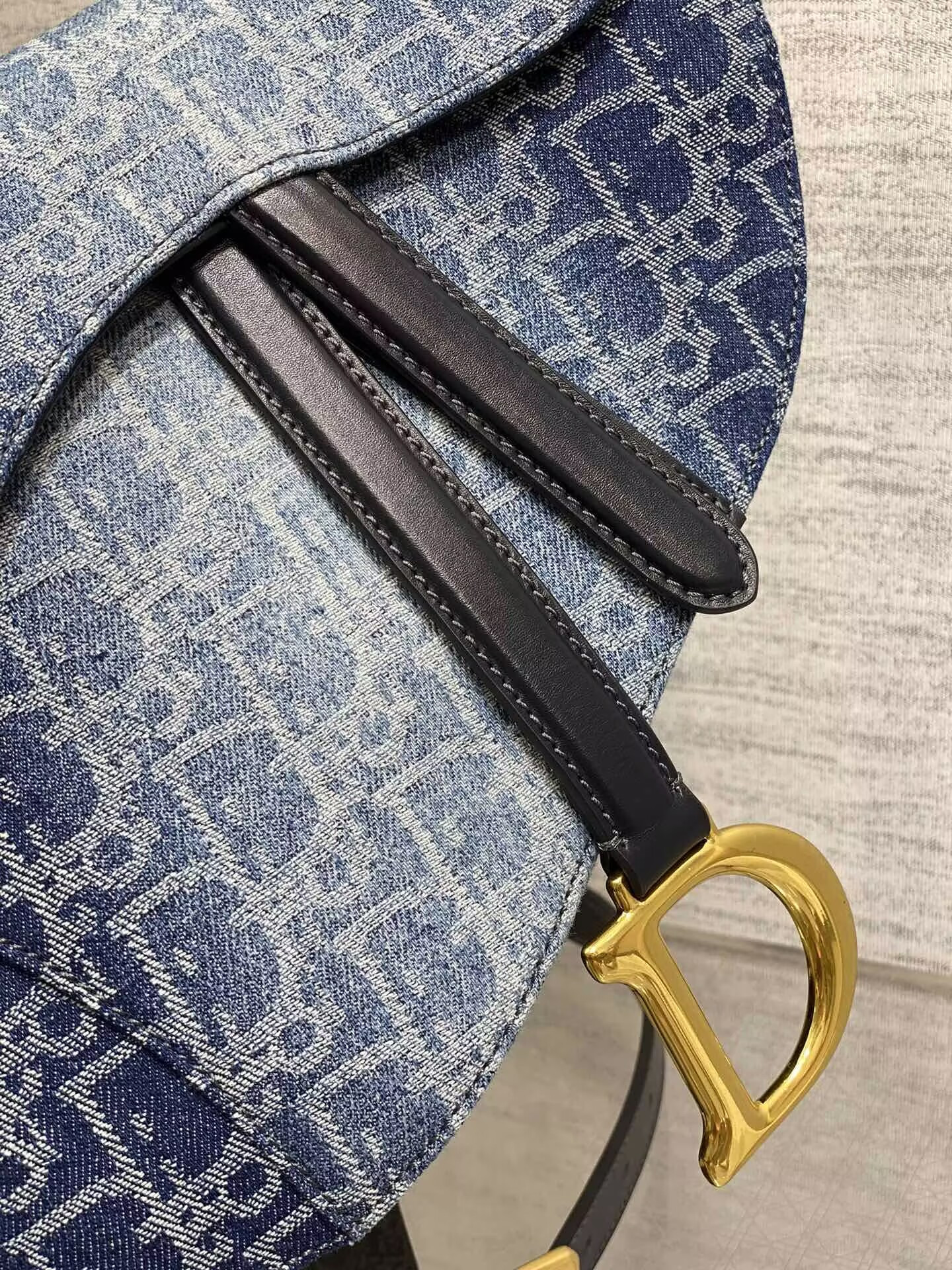 d10r saddle bag with strap  blue De*1m d10r oblique jacquard 25.5 x 20 x 6.5 cm