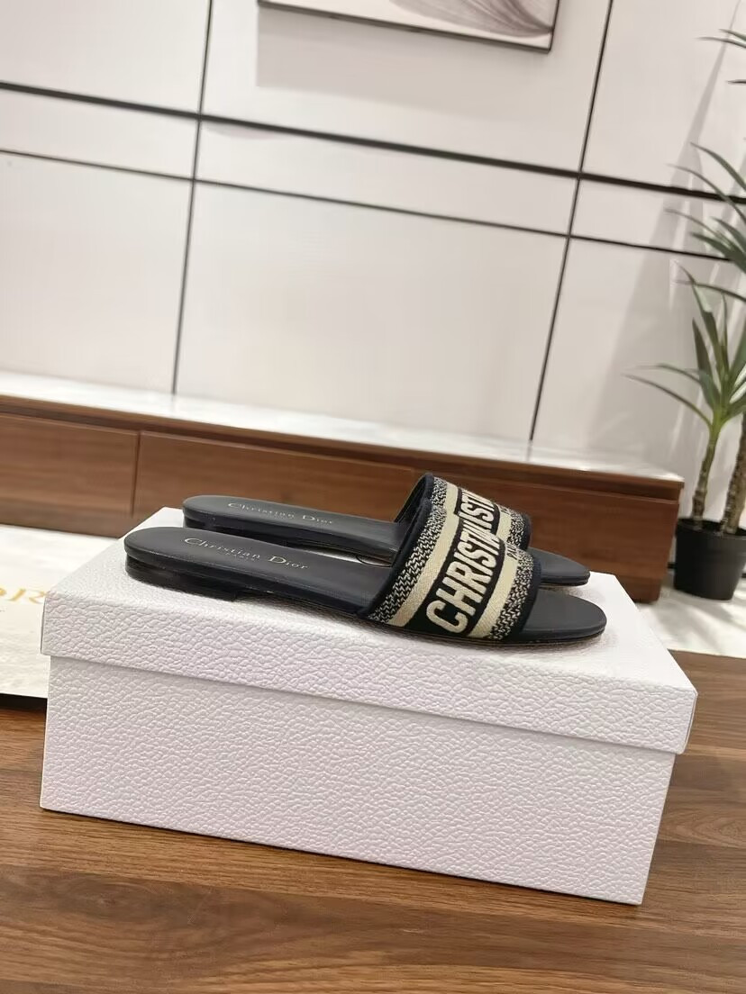 UA D10r Dway Slide