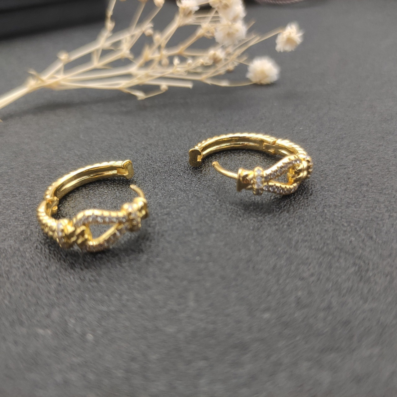 dau1d Yvrm*n earrings