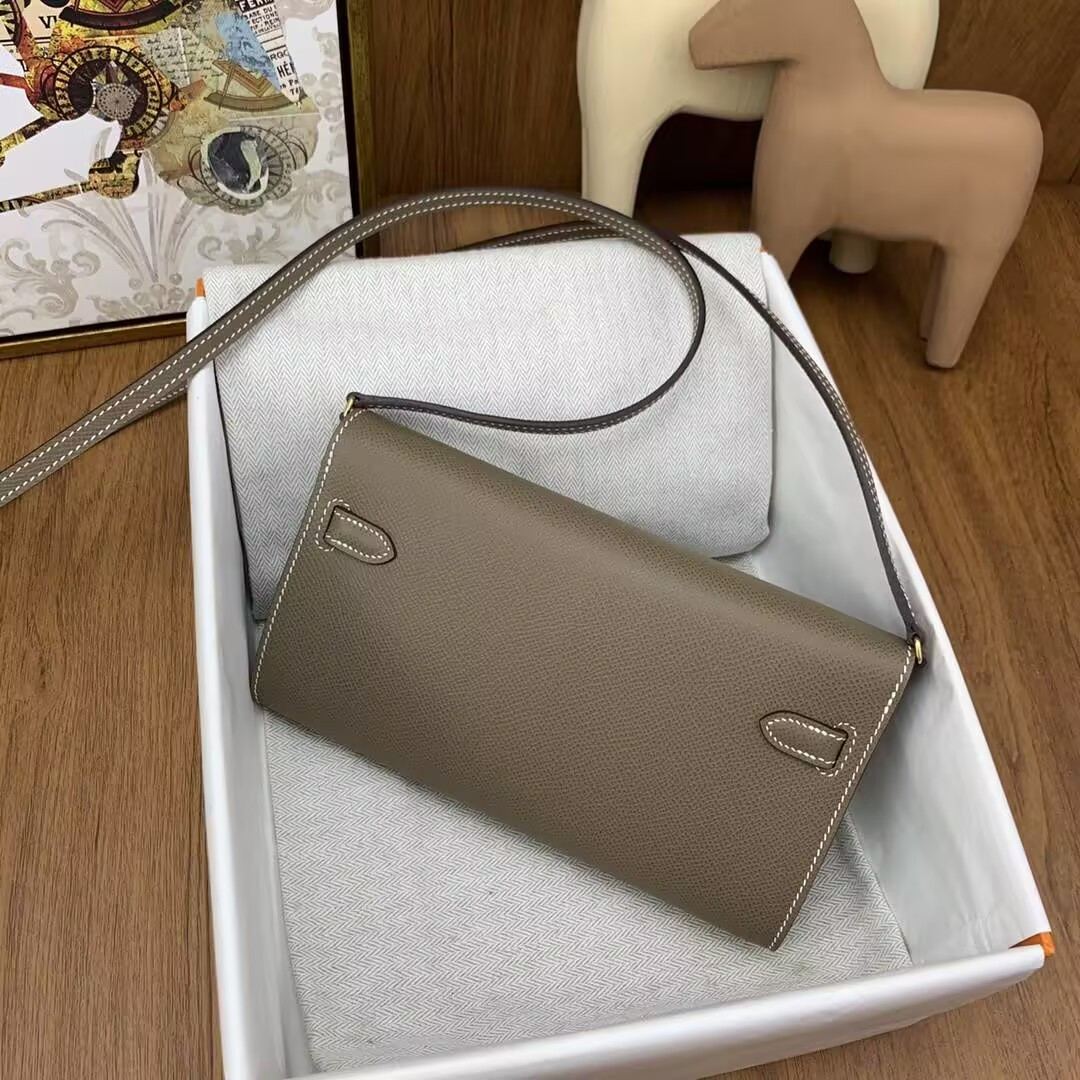 H**me5 Kelly Classique To Go wallet