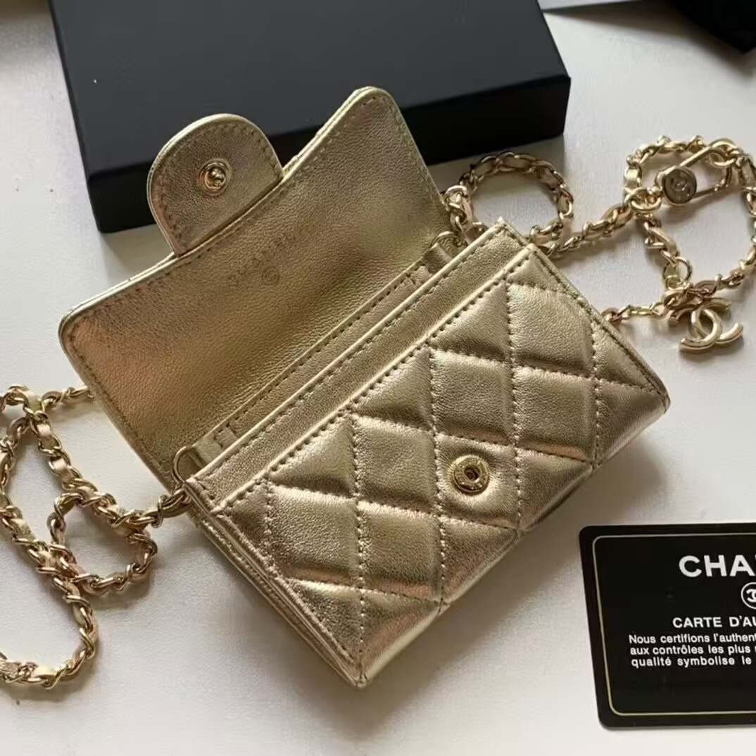 Ch**el Wallet on Chain 11x7.5x2cm