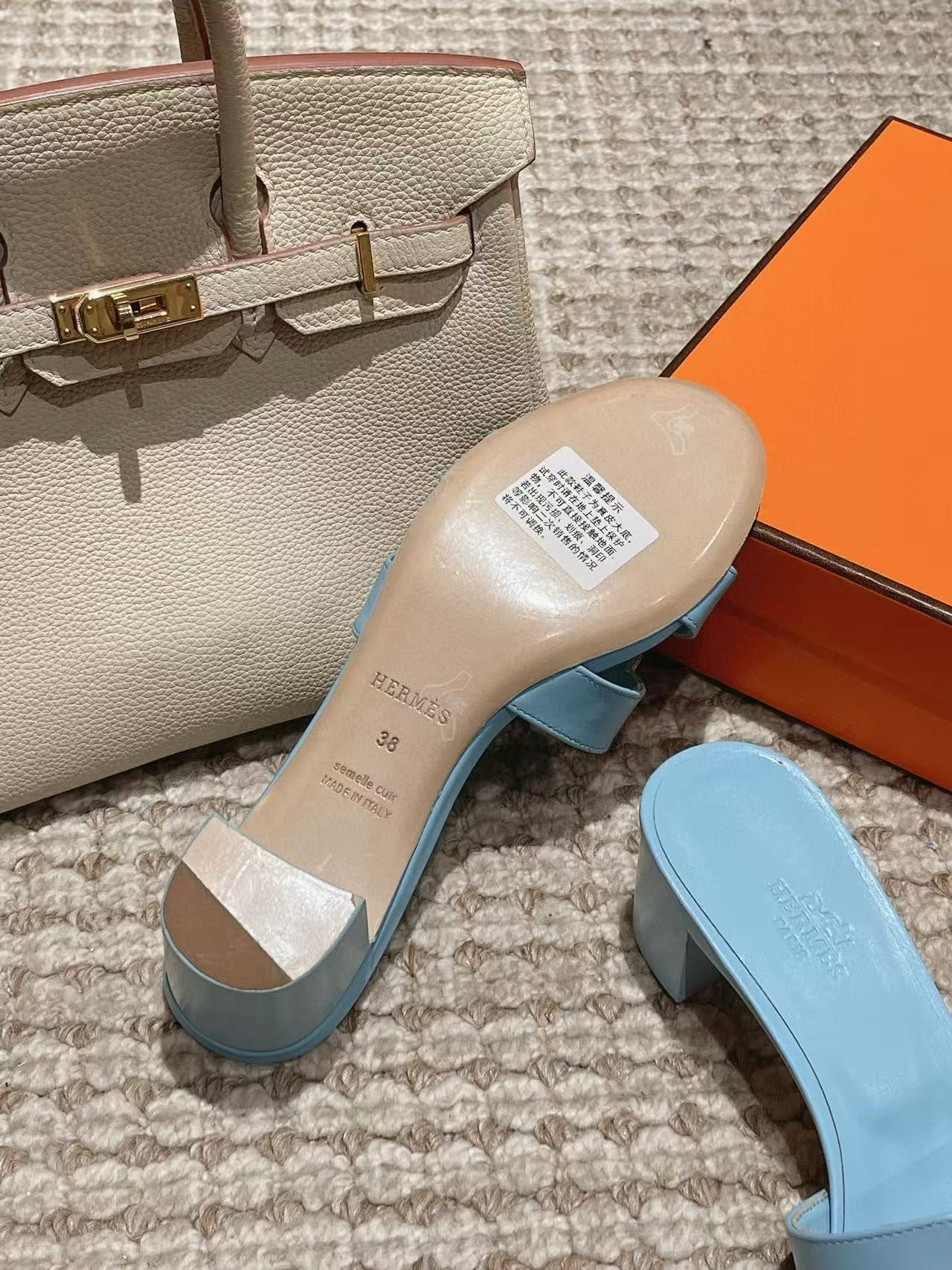 UA H**me5 Oasis Sandal