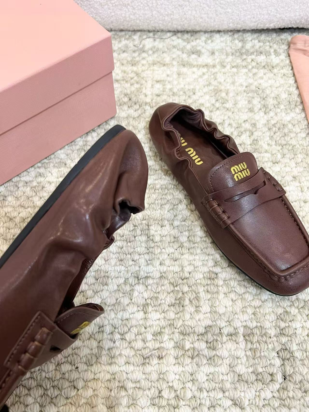 ua M1v M1v ruches nappa leather loafers