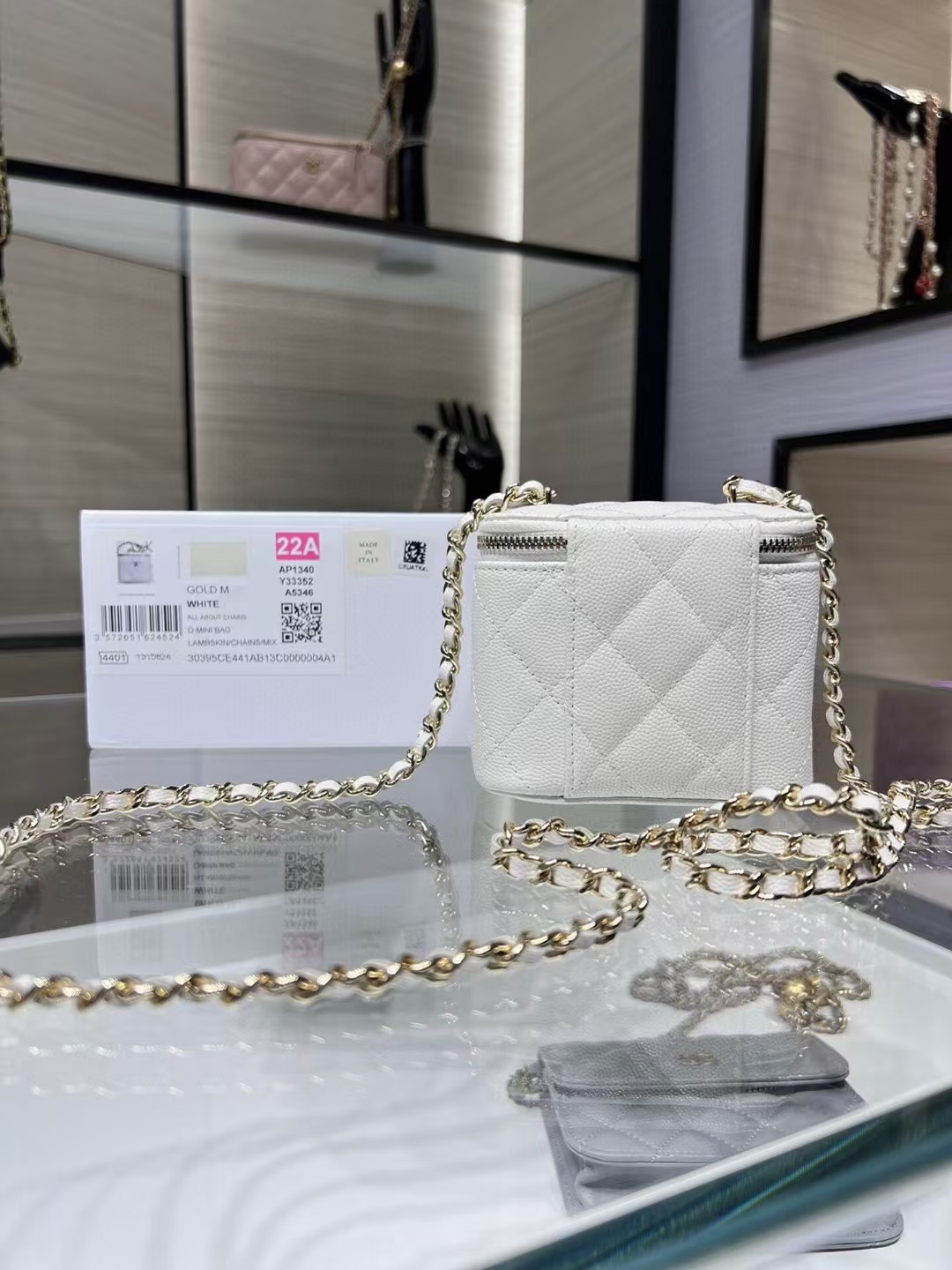 Ch**el Small Vanity with Chain 9.5x13x6cm