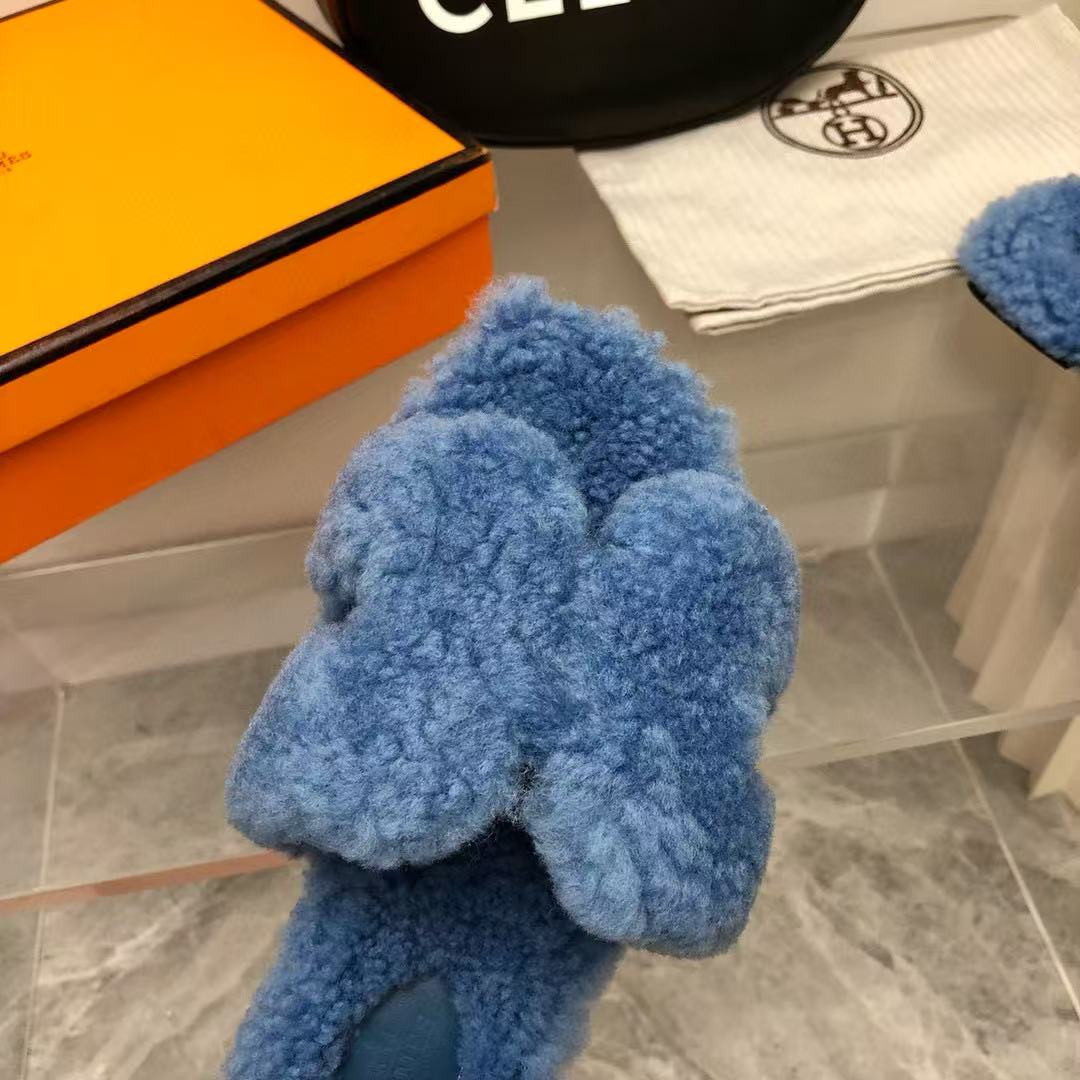 UA H**me5 Oran sandal